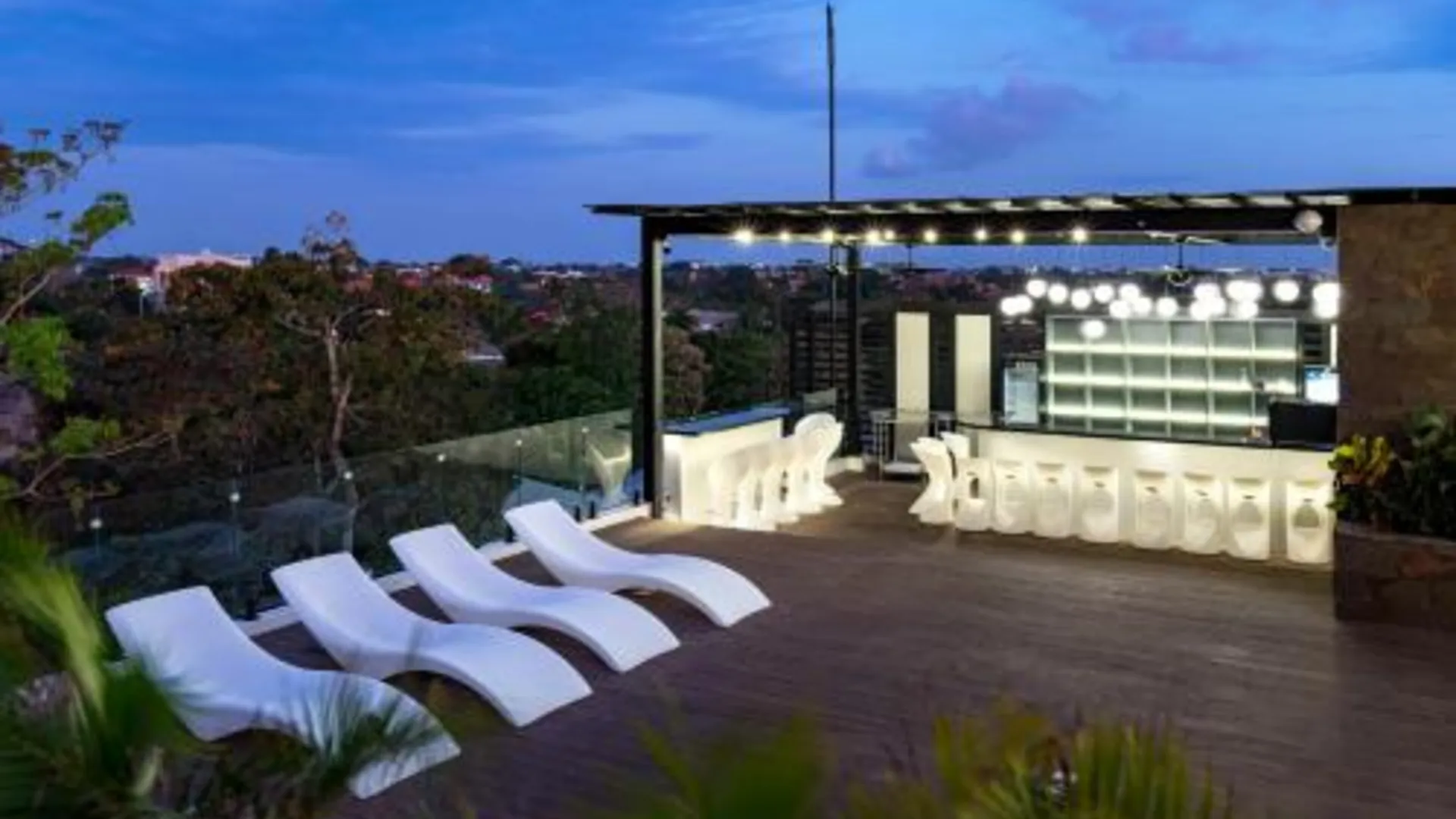 발리 알렉스 빌라 콤플렉스 N5 4성급 호텔 수영장