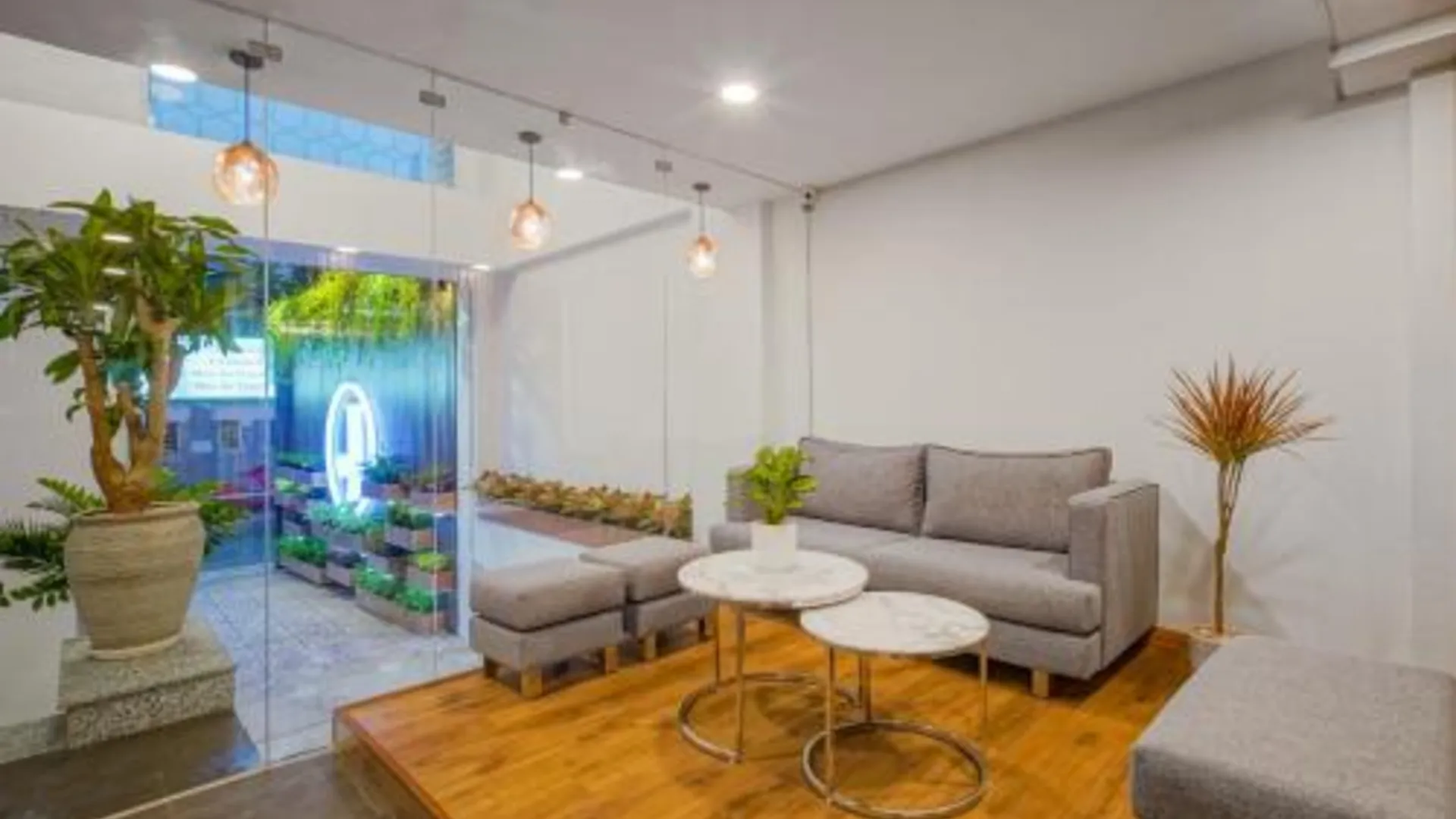 호치민 조모 4성급 게스트하우스 로비