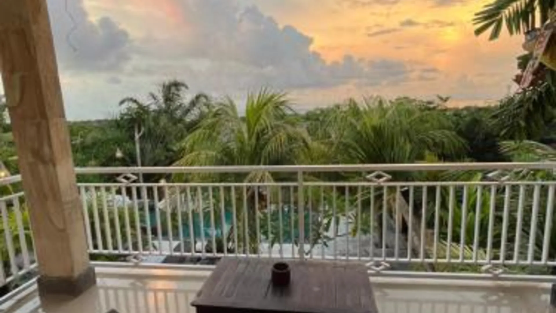 발리 아조나 그린 1성급 호텔 전망