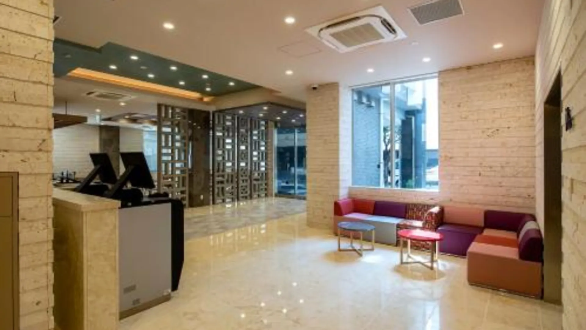 오키나와 본섬 호텔 란타나 나하 마쓰야마 3성급 호텔 로비