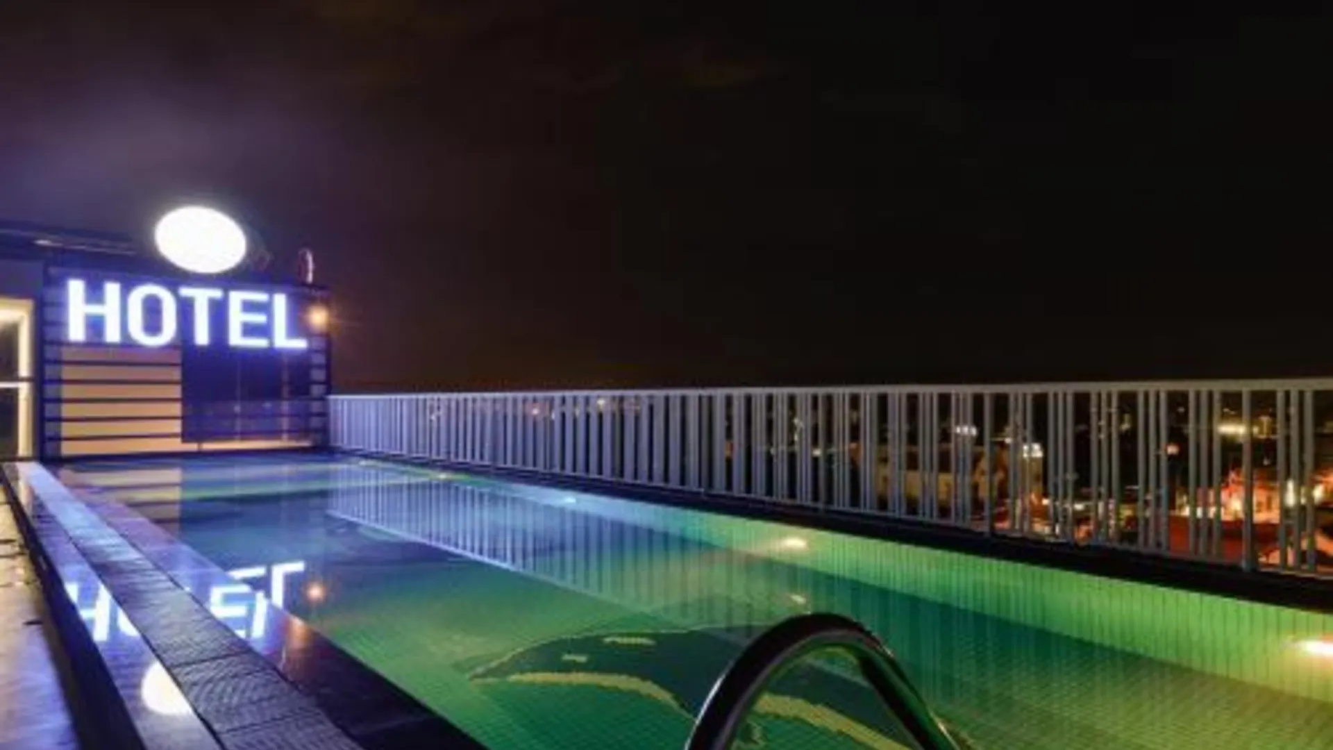 호치민 파라다이스 쿠 치 호텔 3성급 호텔 외관