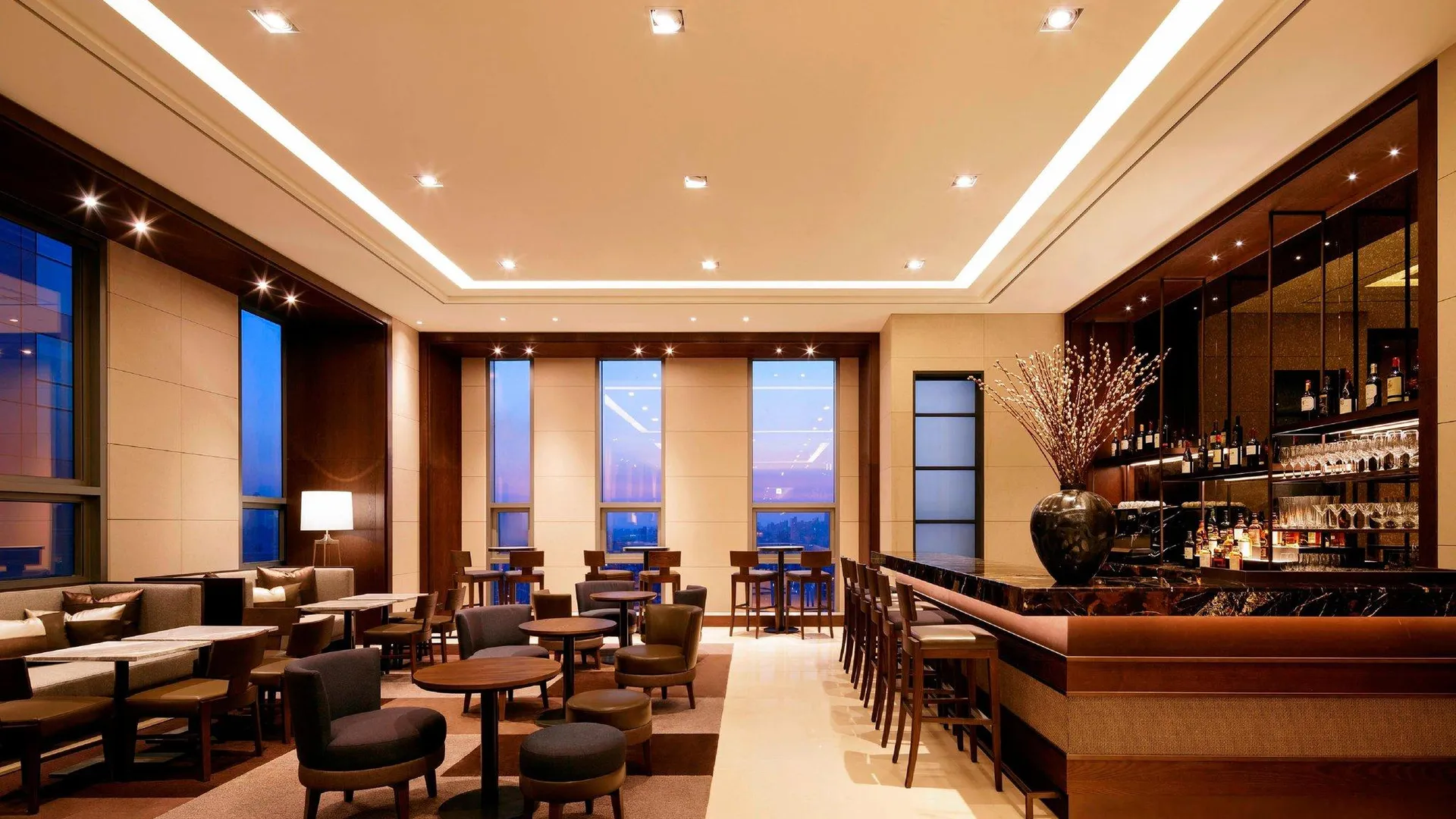 서울 포포인츠 바이 쉐라톤 조선 서울역 4성급 호텔 외관