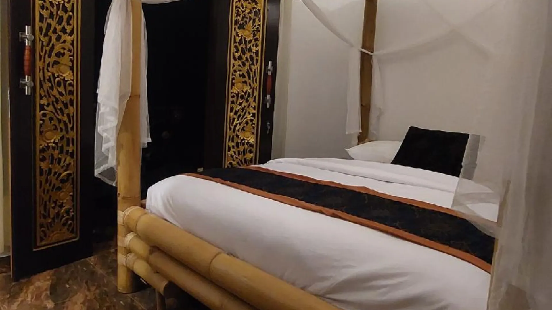 발리 Ariwigangga Guest House 2성급 게스트하우스 스위트룸