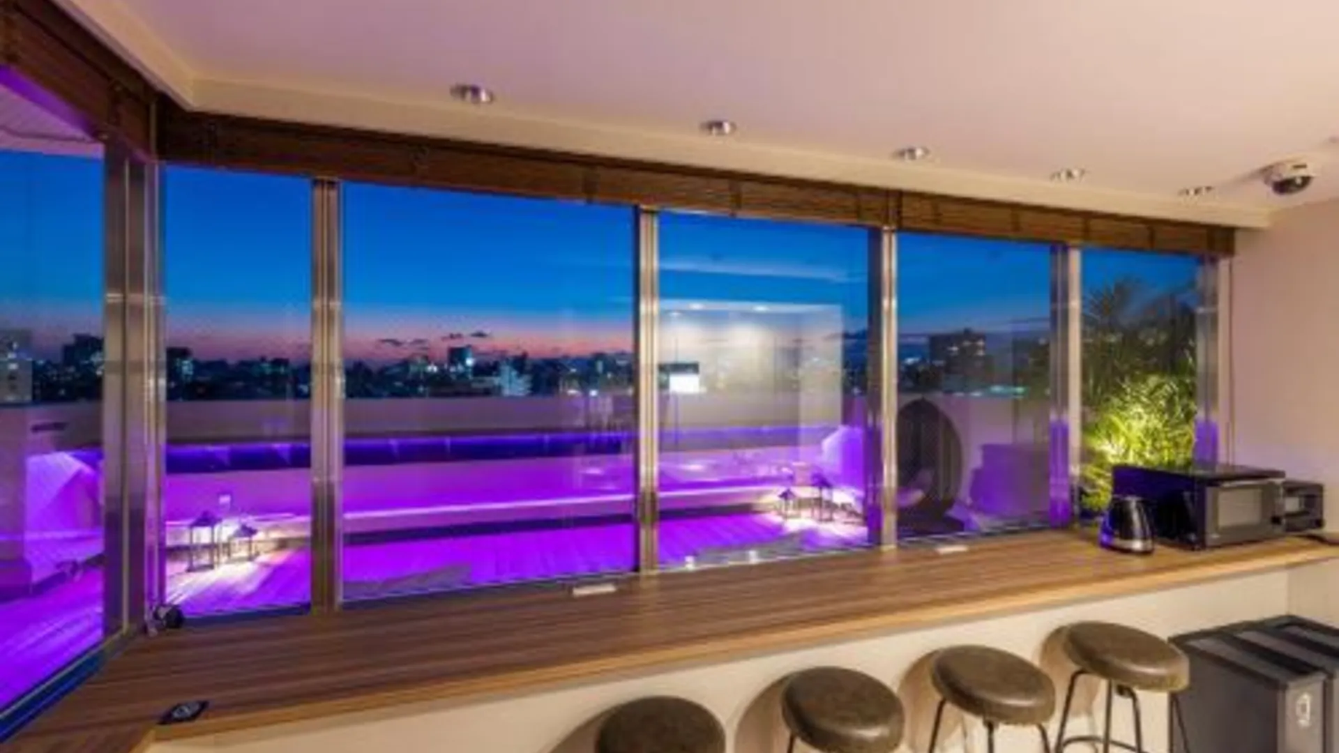 오키나와 본섬 ALPHABED INN Naha Kokusai Street EAST 2성급 호텔 스위트룸