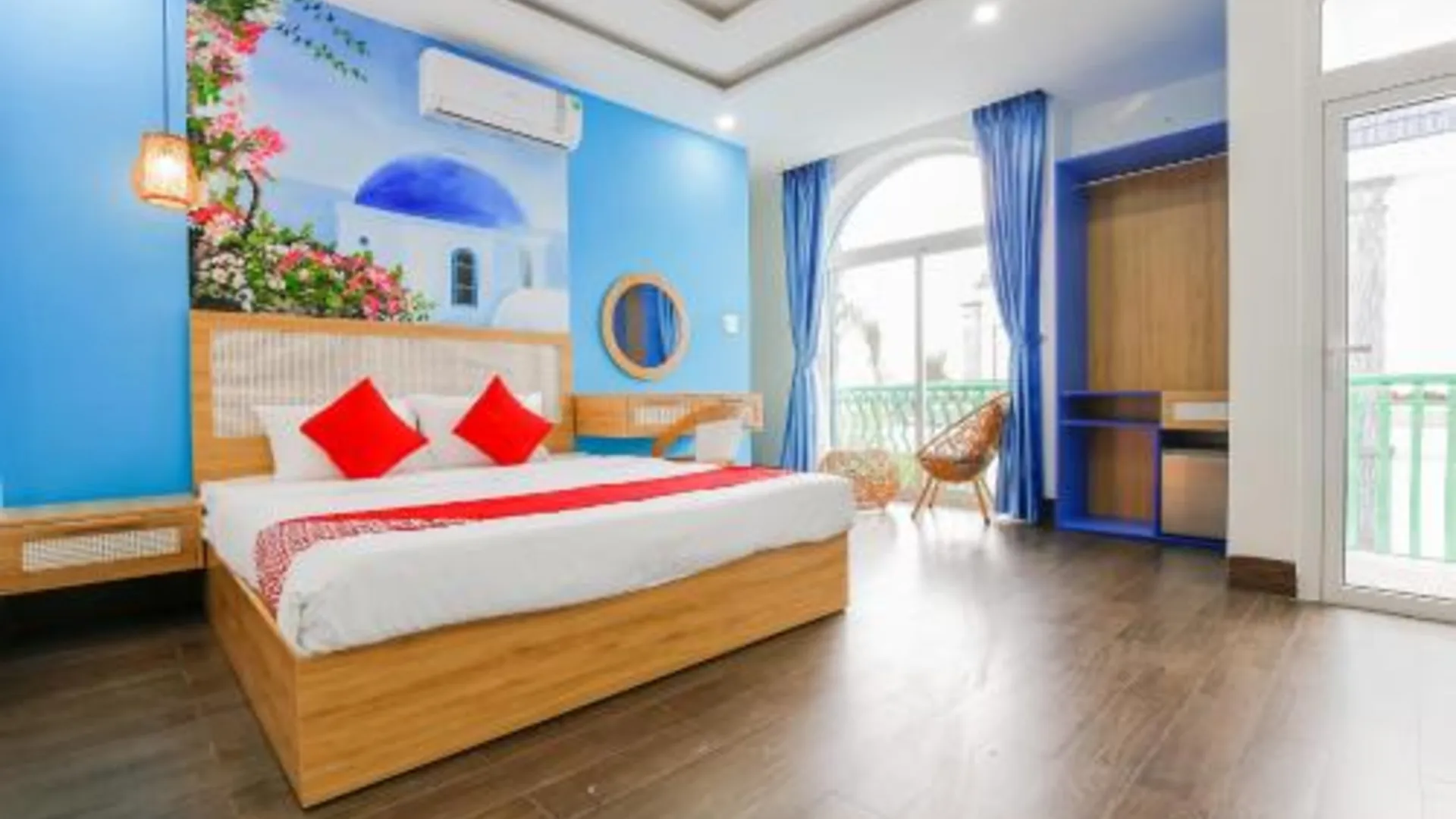 다낭 산토리니 하우스 앤 커피 2성급 호텔 스위트룸