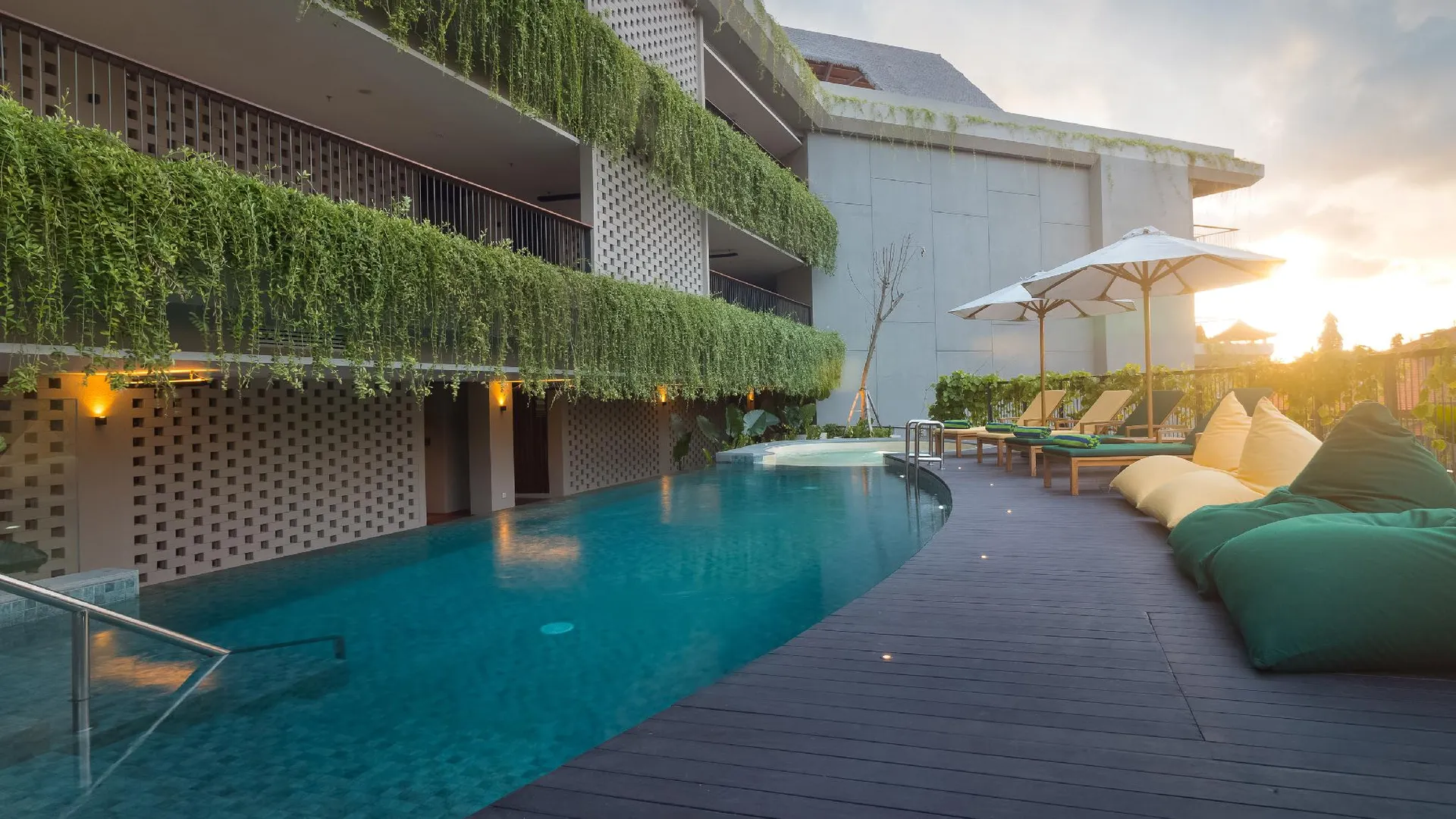 발리 비치워크 레지던스 5성급 호텔 로비