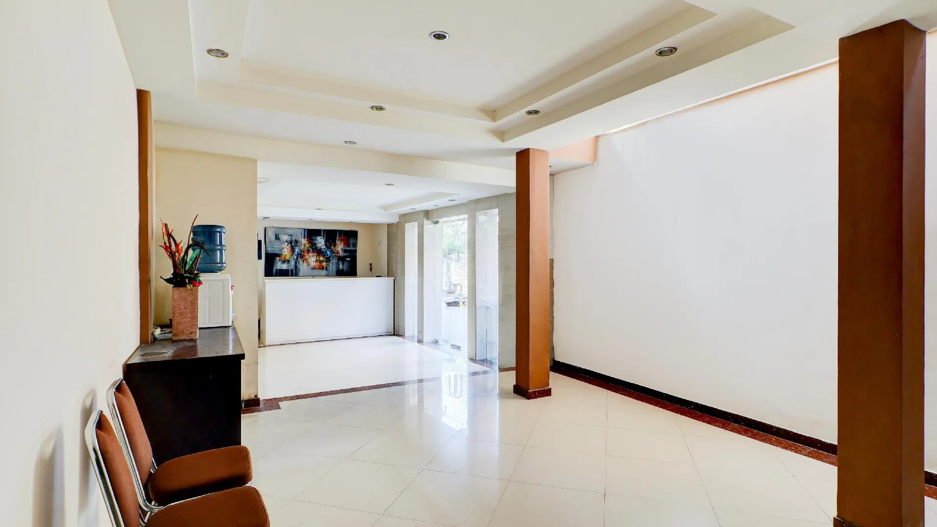 발리 컬렉션 O 바즈라산디 모누멘 근처 구 그랜드 폰독 푸리 아유 2성급 호텔 레스토랑