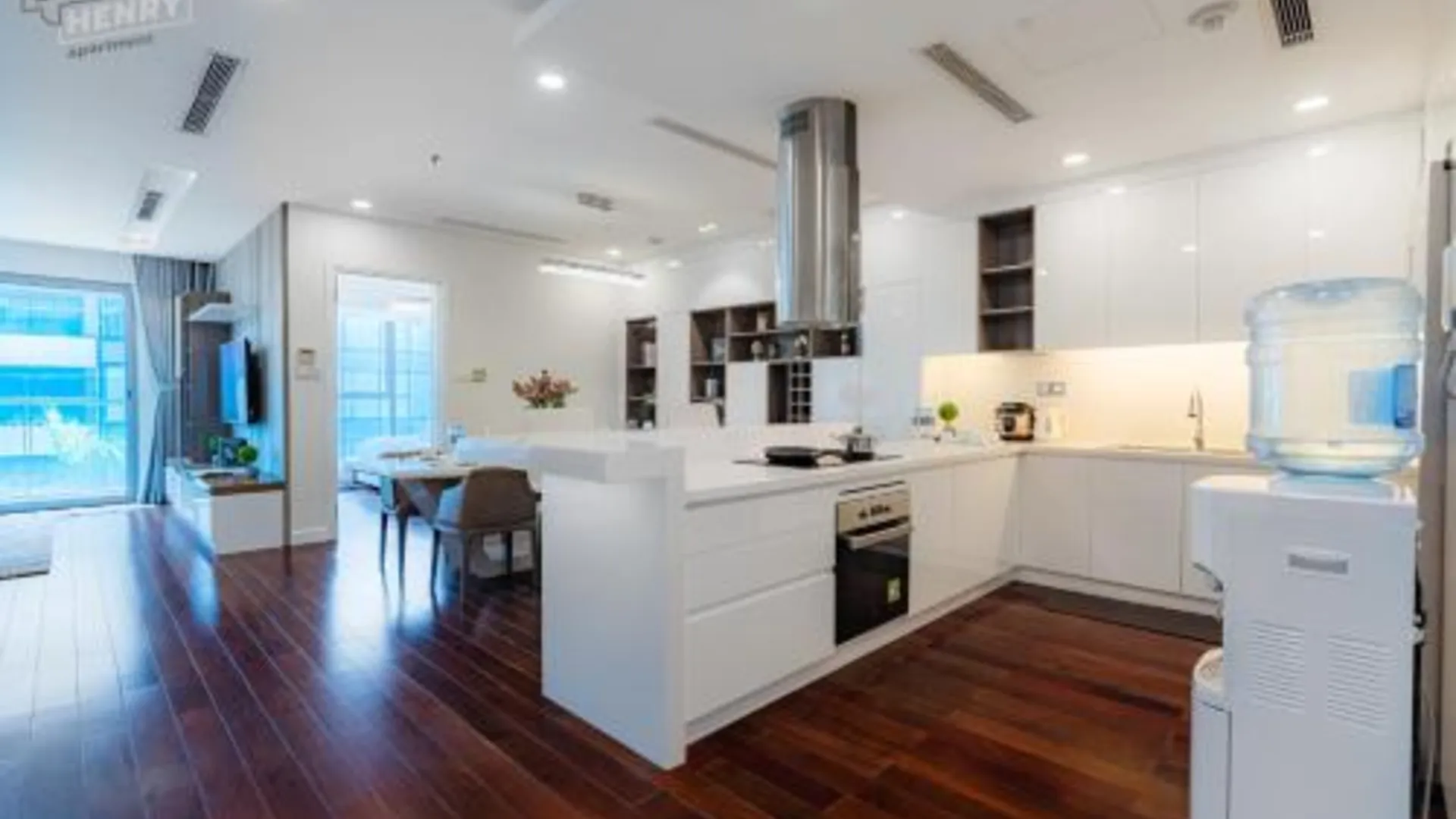 호치민 VINCOM Center Đồng Khởi District 1 4성급 게스트하우스 수영장