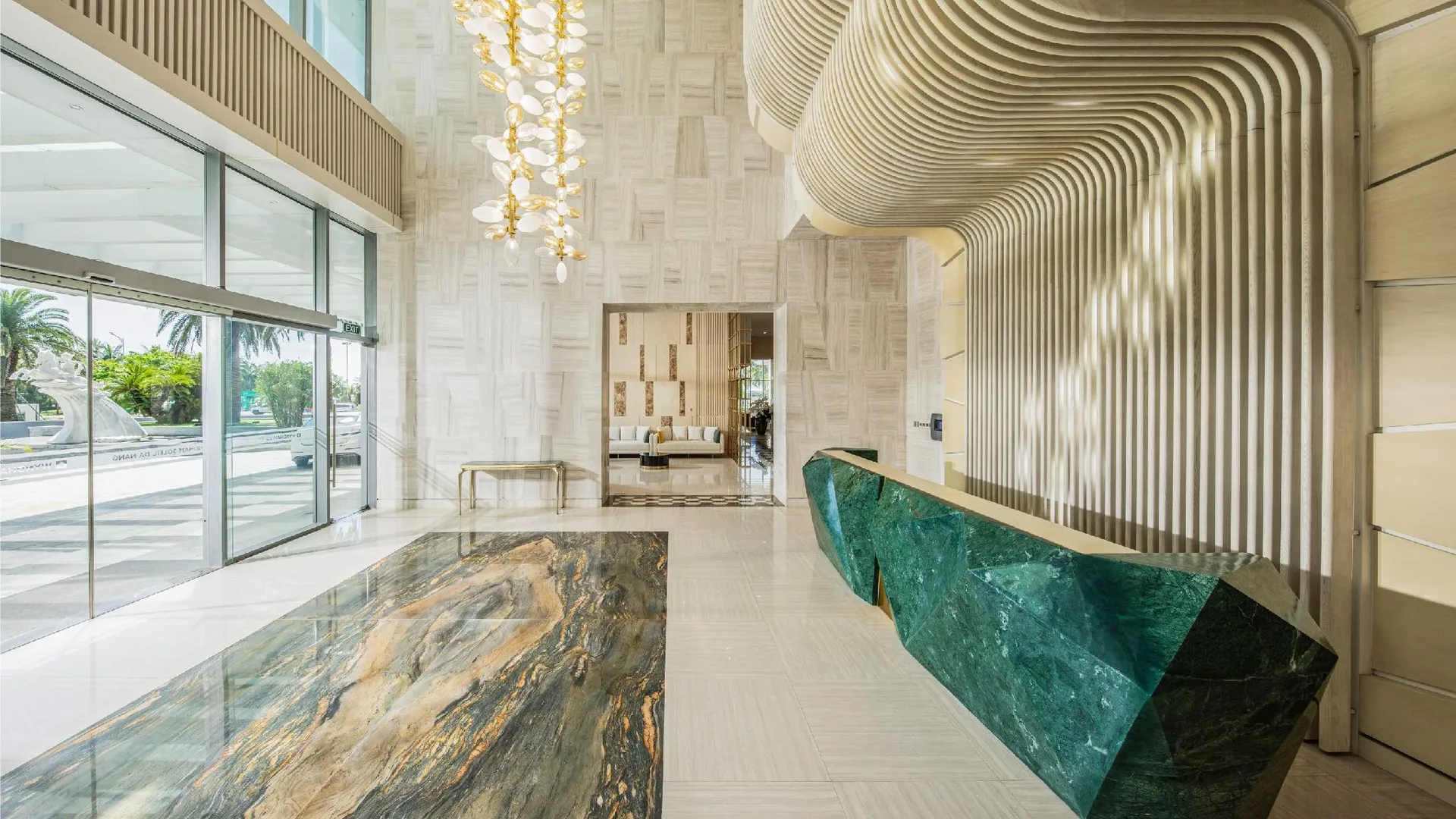 다낭 윈덤 솔레일 다낭 - 무료 왕복 에어포트 트랜스퍼 5성급 호텔 로비