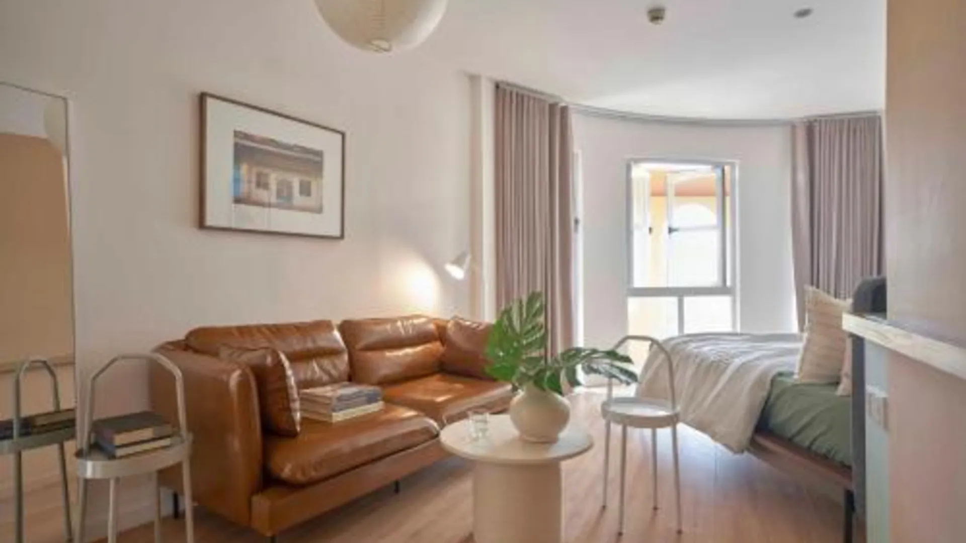 호치민 익스프레스 바이 M 빌리지 팜 응우 라오 3성급 호텔 스위트룸