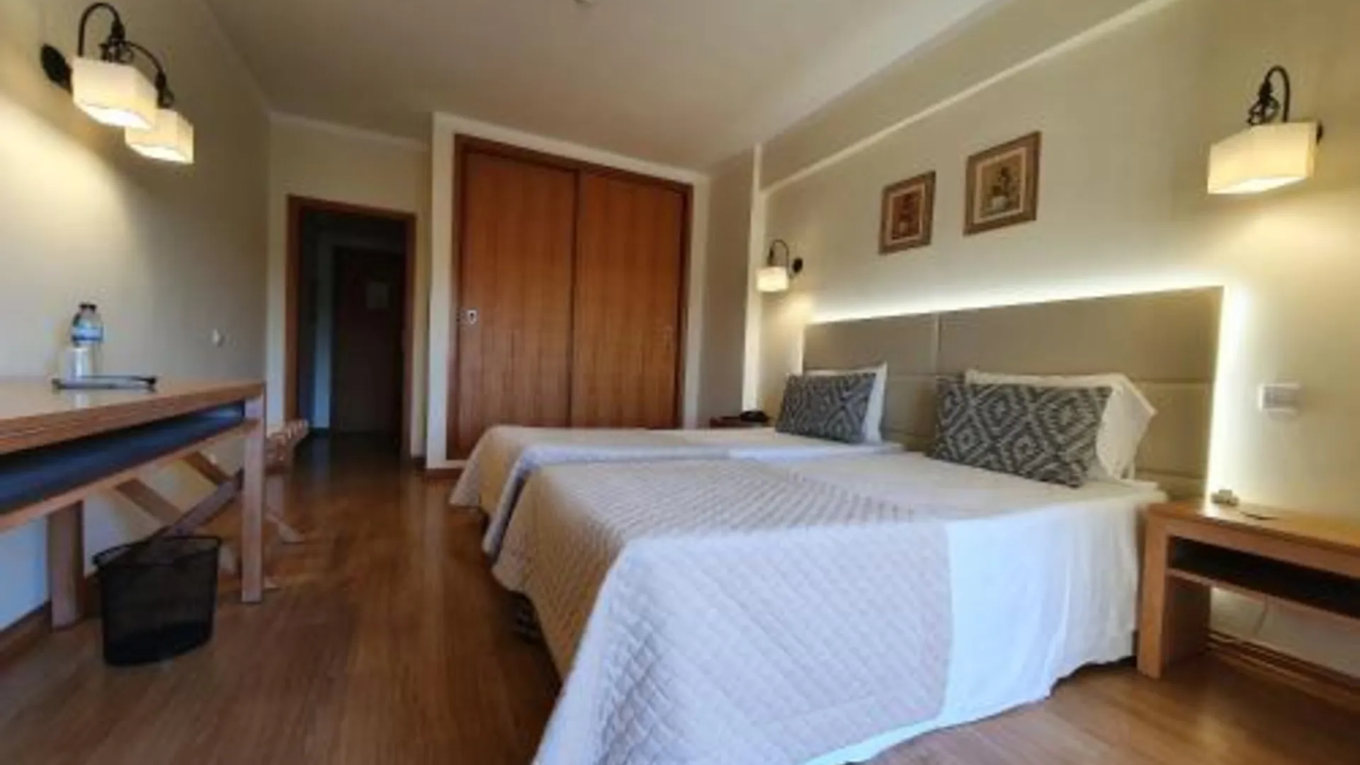 아나디아 Hotel Cabecinho 3성급 호텔 스위트룸