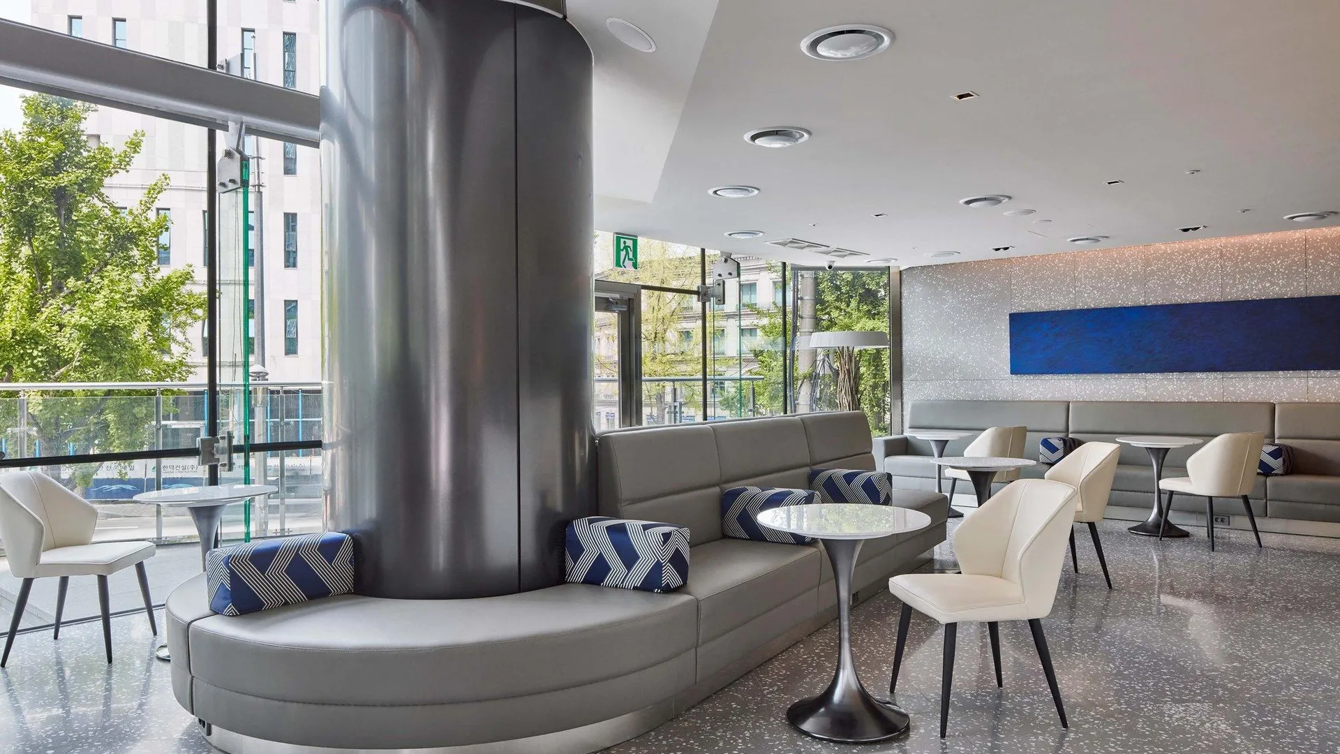 서울 포포인츠 바이 쉐라톤 서울, 강남 4성급 호텔 수영장