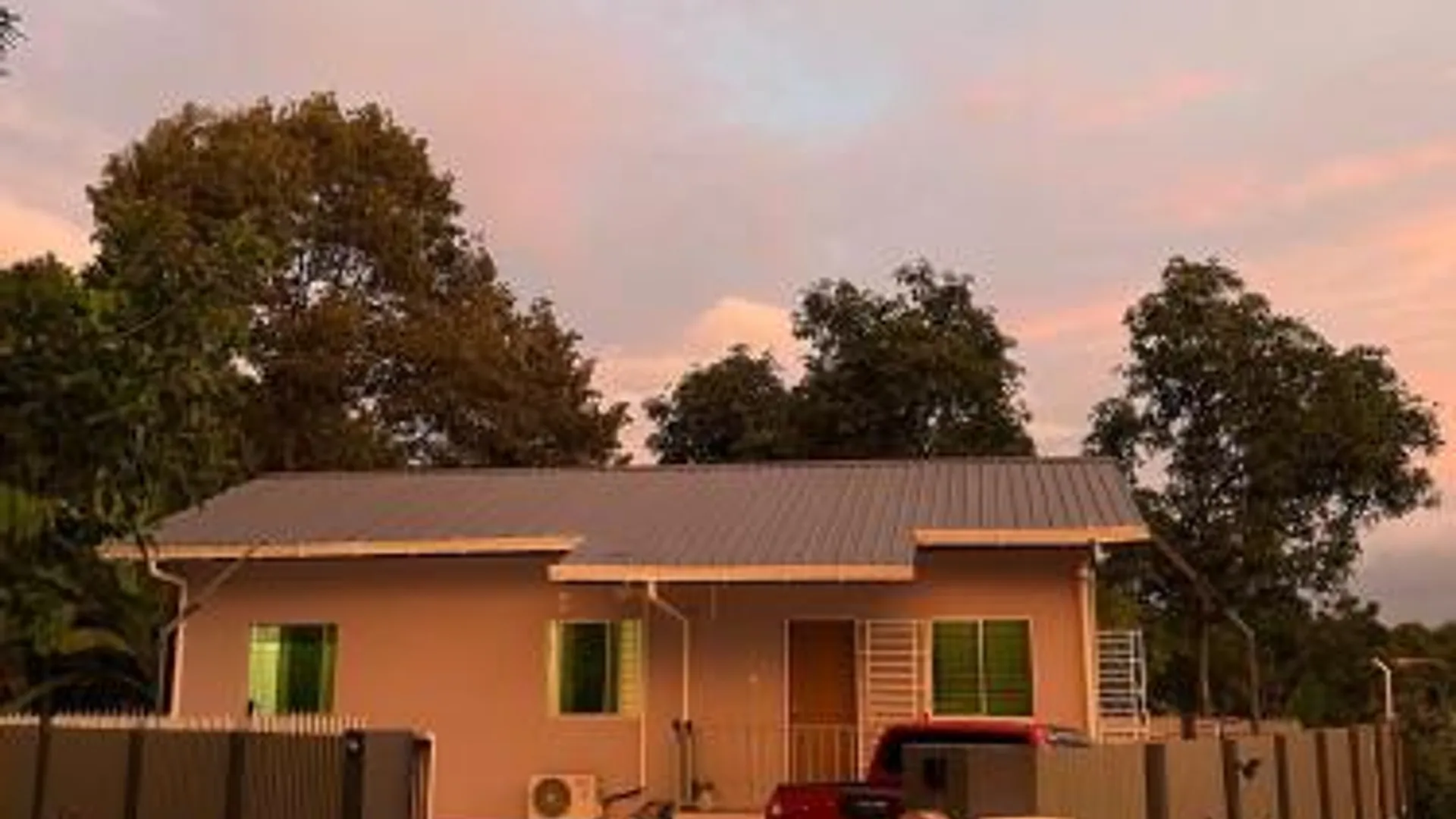 코타키나발루 세팡가르의 프라이빗 하우스 (m², 침실 3개, 프라이빗 욕실 4개) 4성급 싱글룸 로비