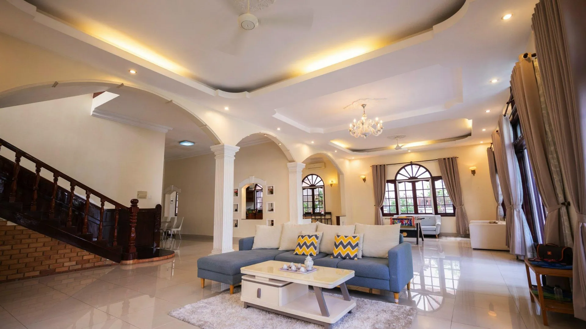 호치민 빈탄의 빌라 (800m², 침실 5개, 프라이빗 욕실 6개) 4성급 싱글룸 외관