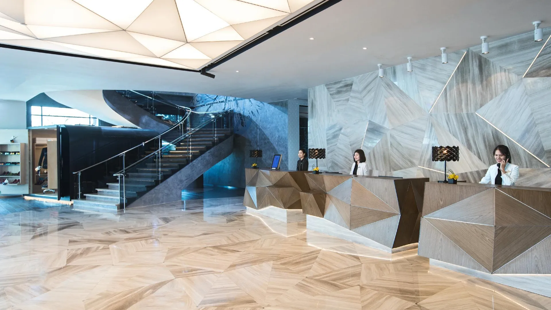 호치민 르네상스 리버사이드 호텔 사이공 5성급 호텔 수영장