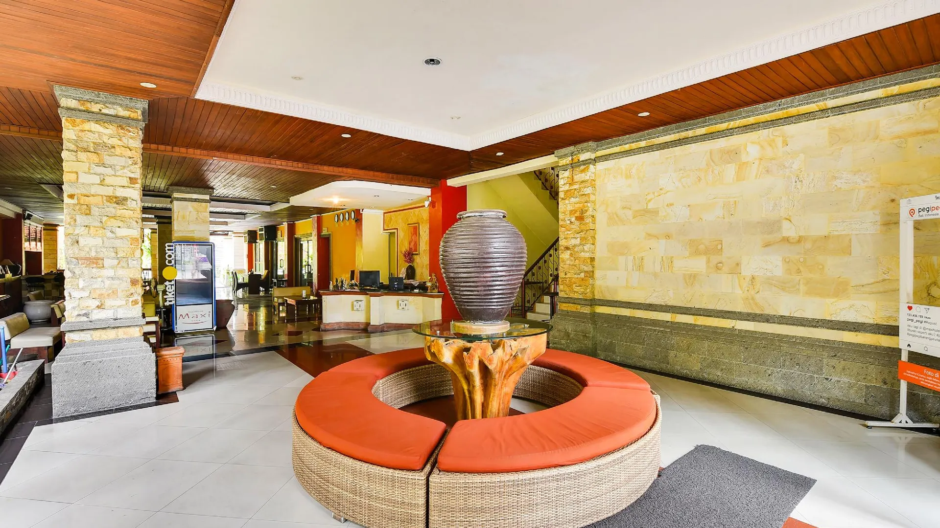 발리 슈퍼 OYO 타운하우스 오크 맥시 호텔 레기안 2성급 호텔 수영장