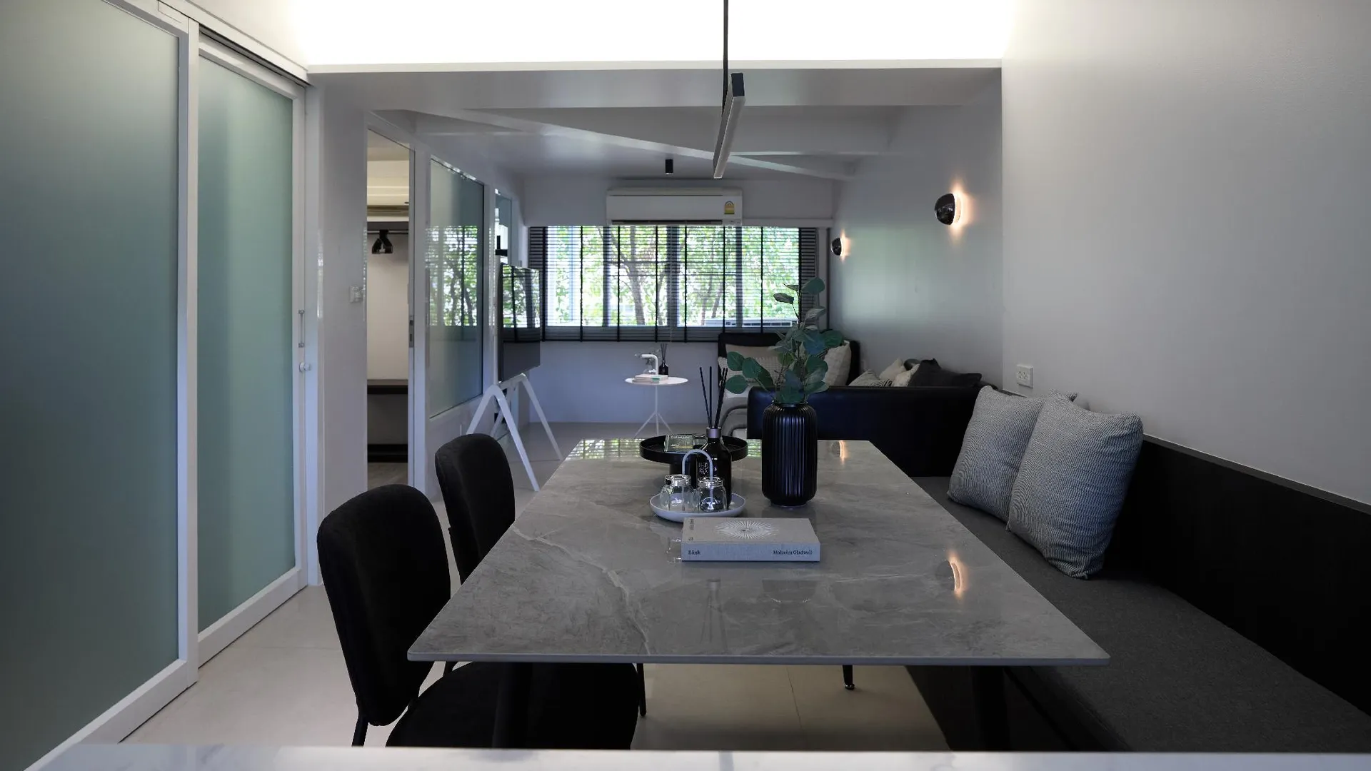 방콕 수쿰윗 / 스쿰빗의 아파트먼트 (115m², 침실 4개, 프라이빗 욕실 2개) 3성급 싱글룸 레스토랑