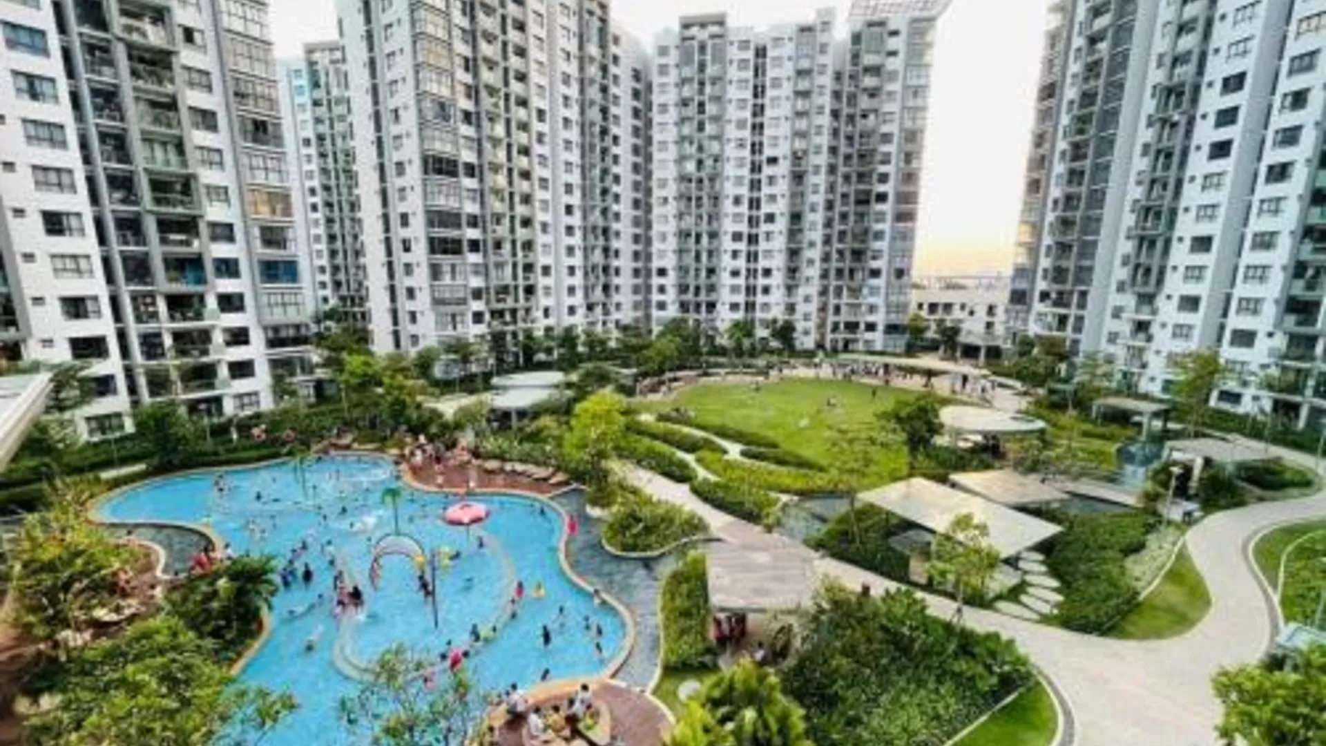 호치민 Căn hộ 1PN Emerald Tân Phú Aeon mall Full NT 2성급 싱글룸 수영장