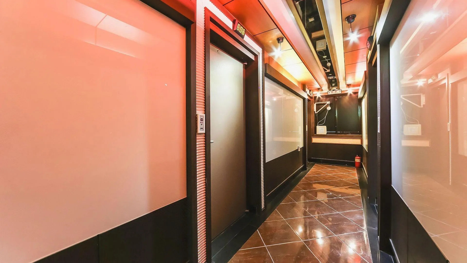 창원 창원 팔용동 타임 호텔 외관