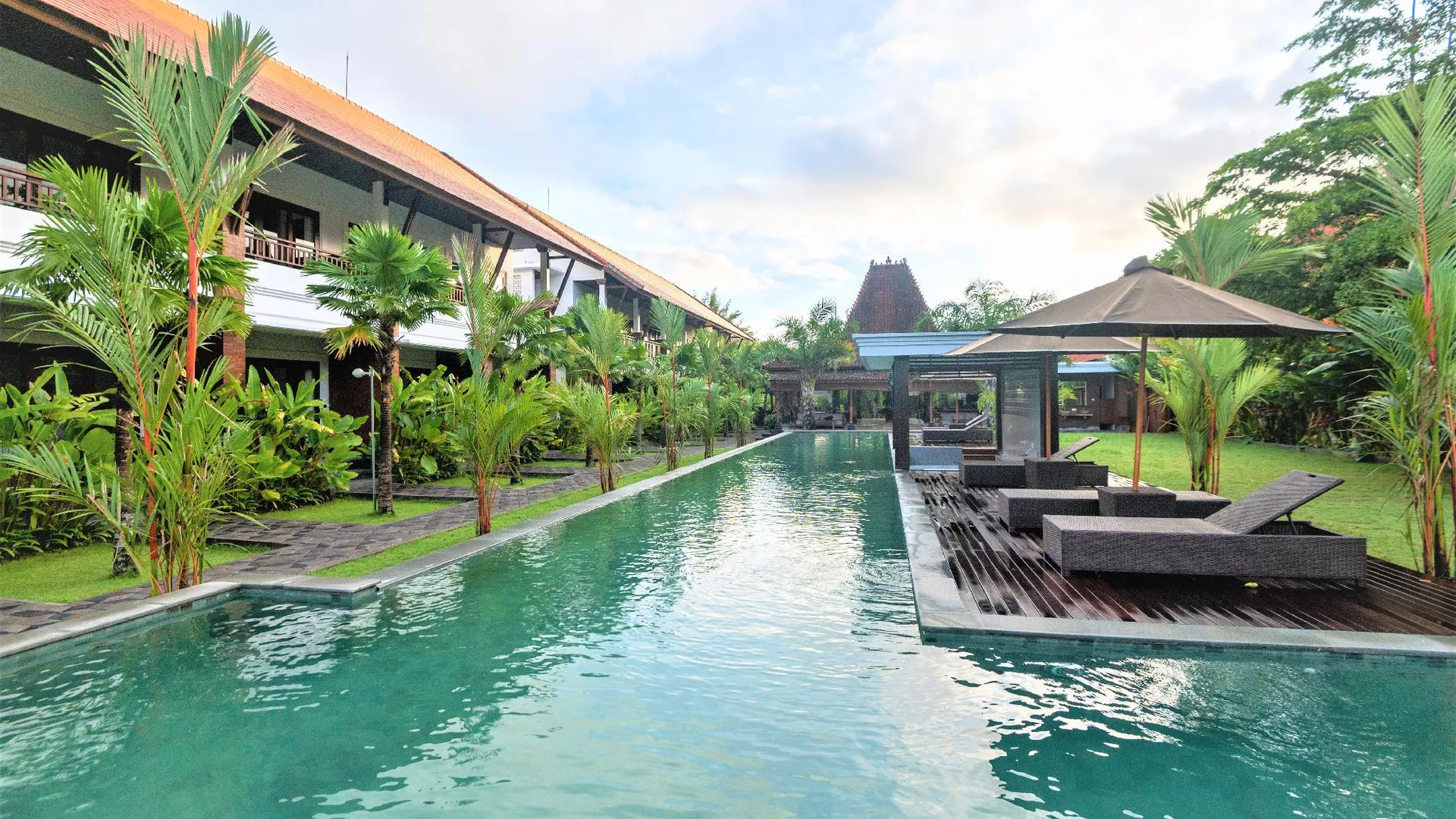 발리 그리야 샨티 스위트 4성급 호텔 외관