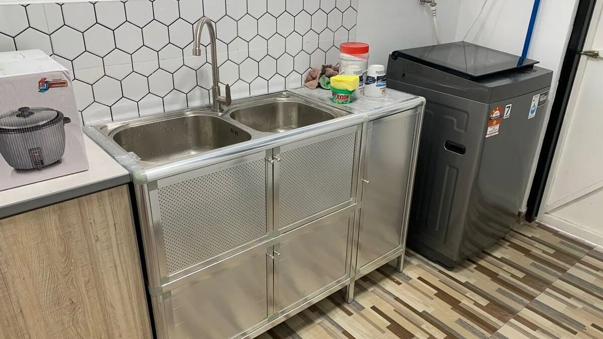 베세리 베세리의 프라이빗 하우스 (100m², 침실 2개, 프라이빗 욕실 2개) 3성급 게스트하우스 레스토랑