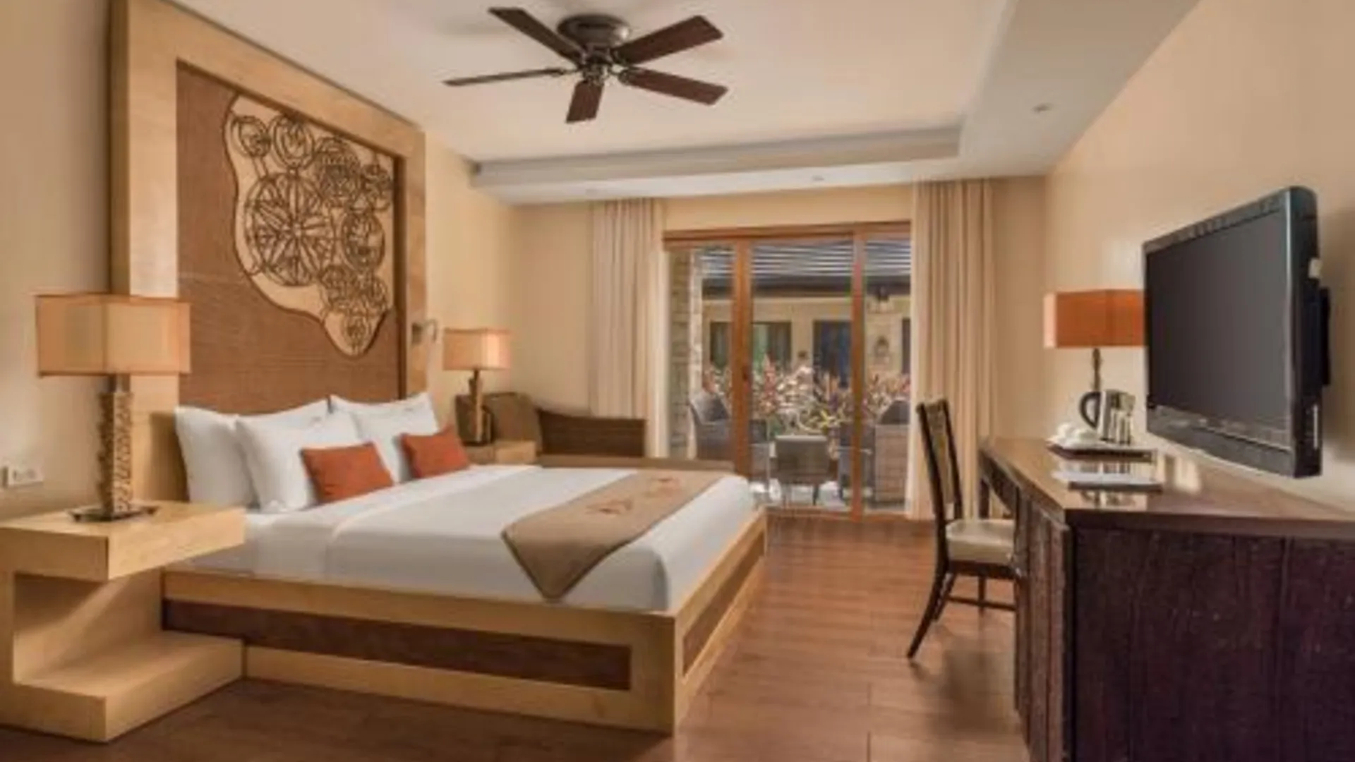 세부 크림슨 리조트 앤 스파 막탄, 세부 5성급 호텔 전망