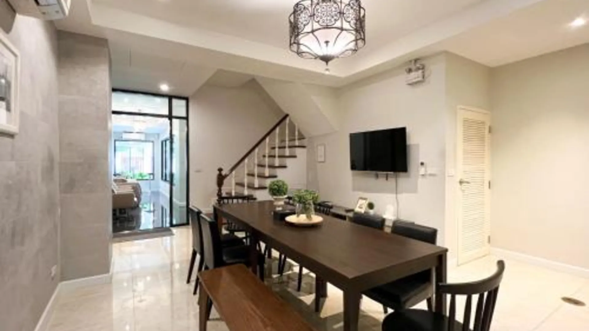 방콕 느뵈 프리미어 레지던스 4성급 게스트하우스 로비