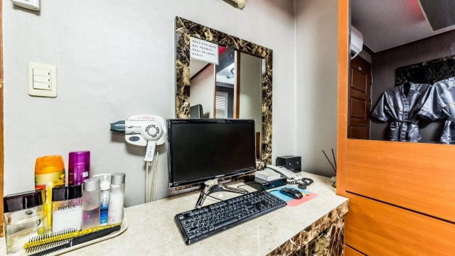 서울 서대문 테마 2성급 호텔 객실