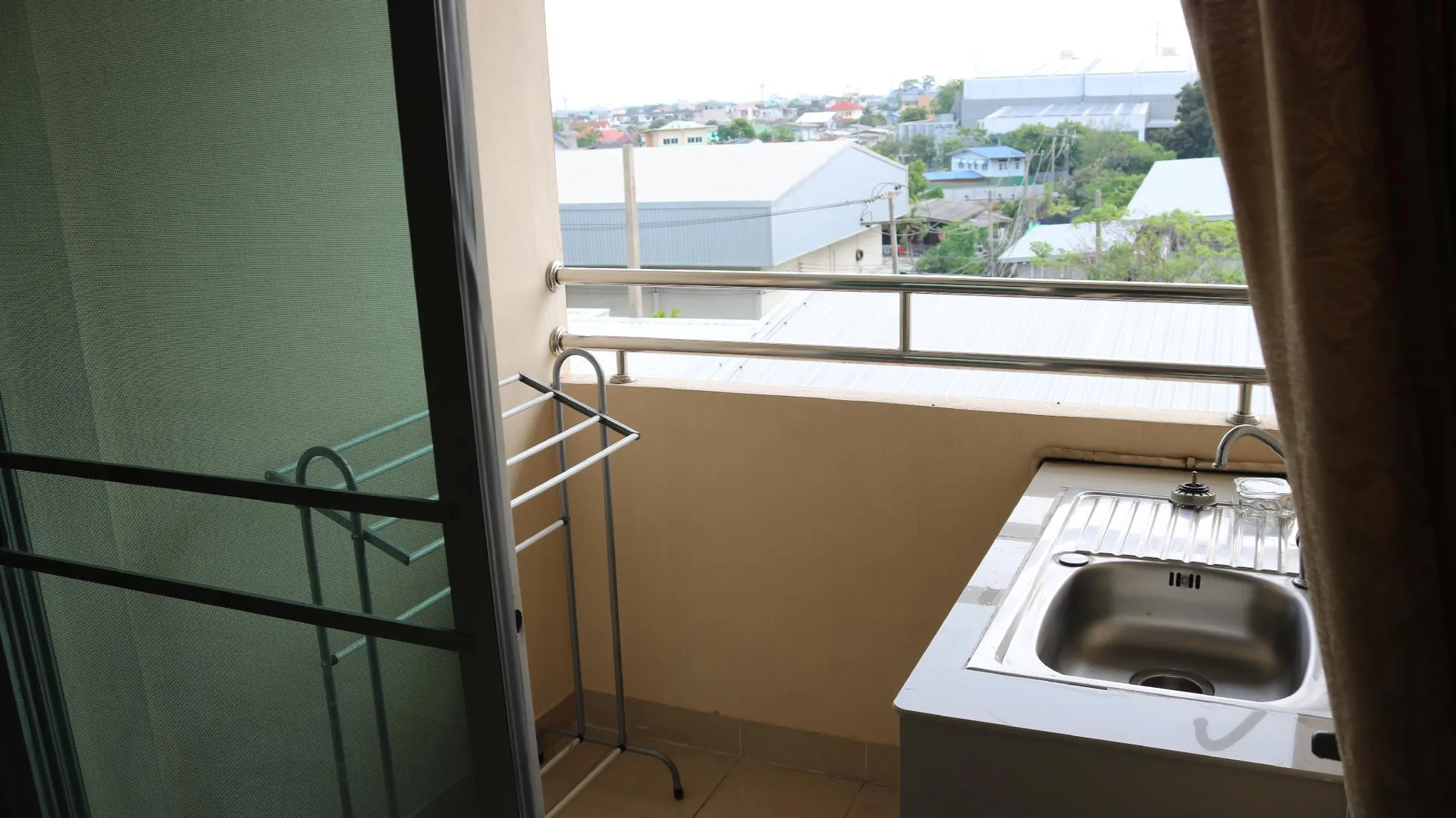 방콕 톤부리의 스튜디오 아파트먼트 (20m², 프라이빗 욕실 1개) 3성급 게스트하우스 레스토랑