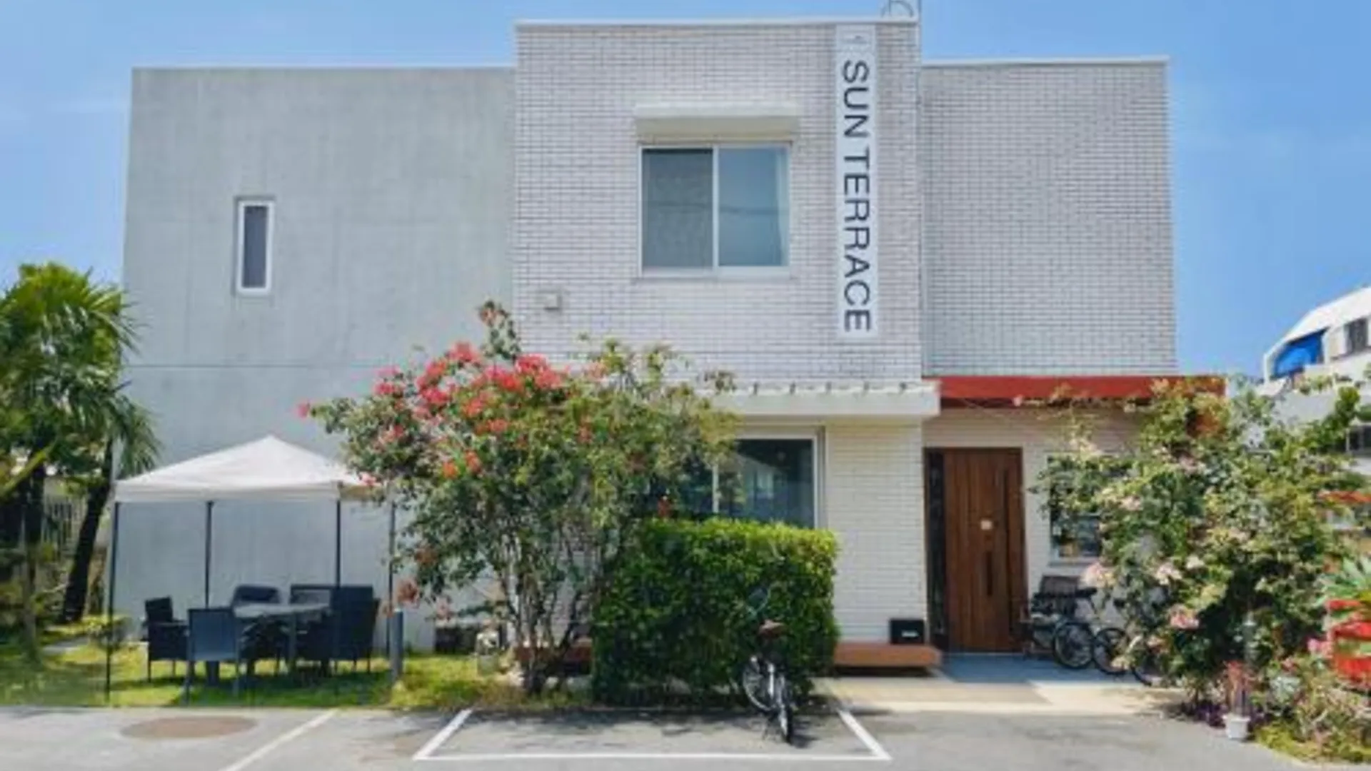 이시가키 HOSTEL SunTerrace Ishigaki 1성급 호텔 외관