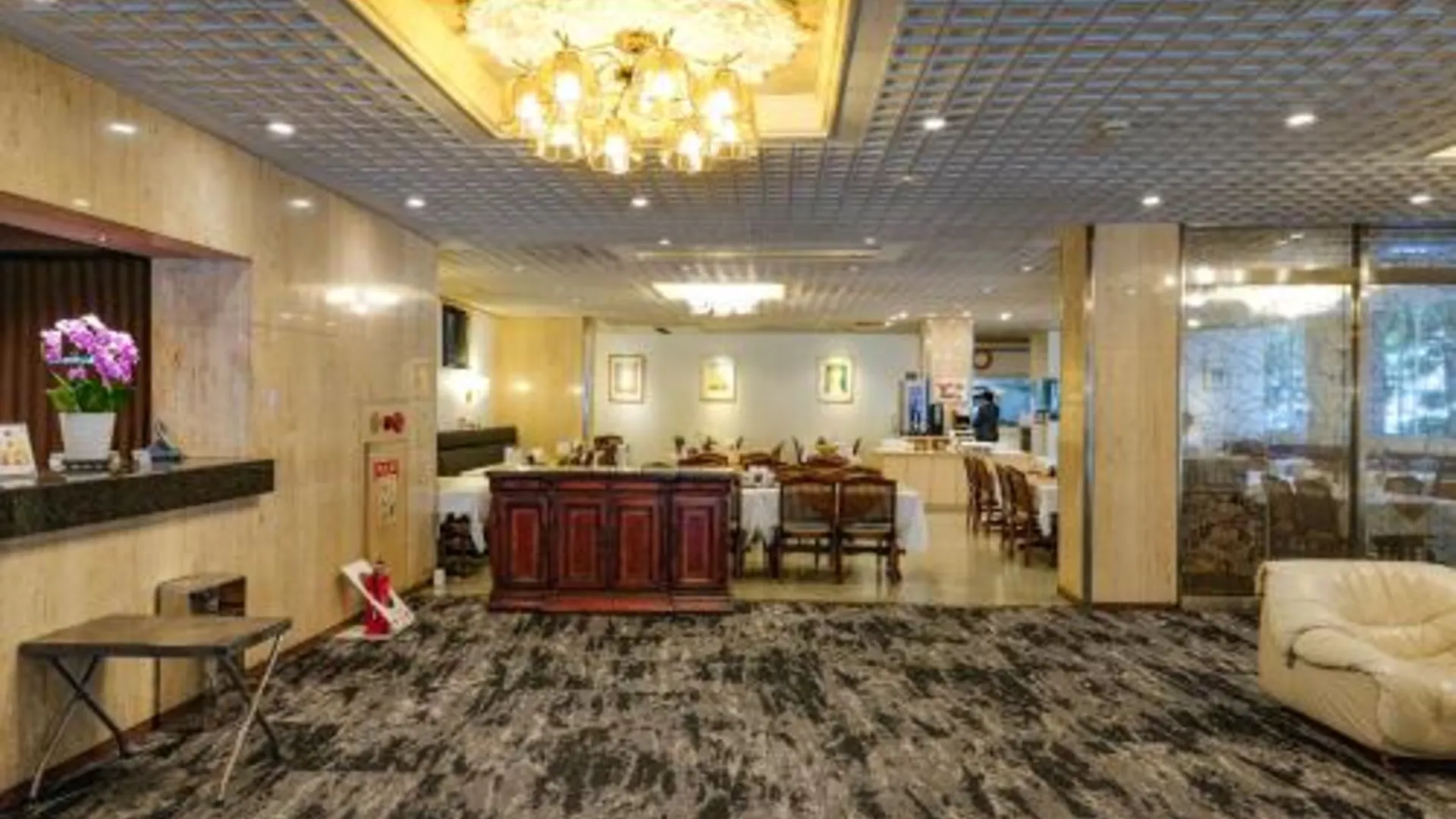 후쿠오카 레이센카쿠 호텔 에키매 2성급 호텔 스위트룸