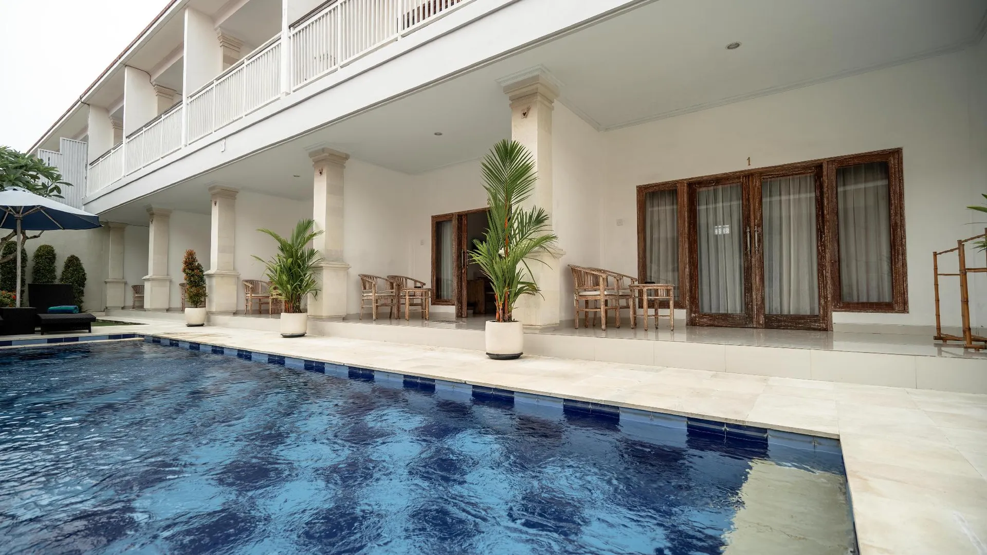 발리 디 에이트 발리 - 스미냑 4성급 게스트하우스 전망