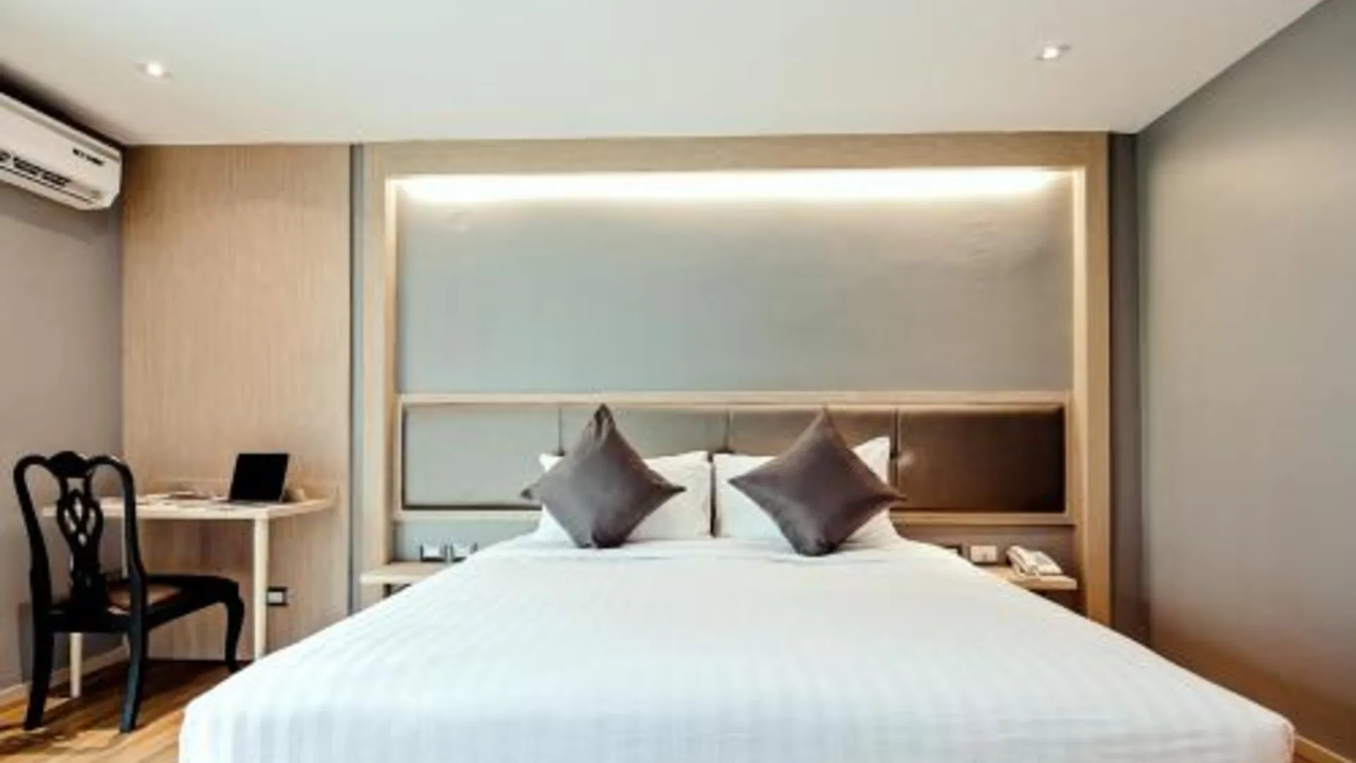 방콕 쓰리 수쿰빗 호텔 3성급 호텔 레스토랑