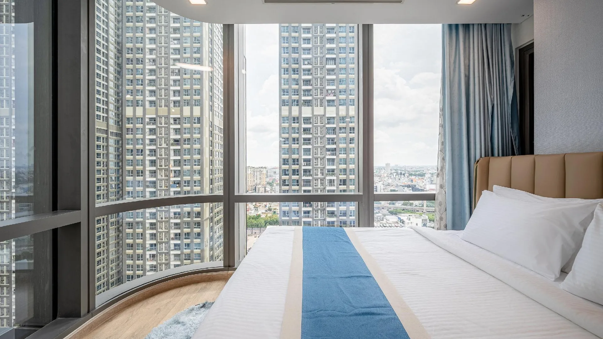 호치민 앙지아 호스피탈리티 랜드마크 81 앤 빈홈스 리버사이드 5성급 호텔 객실