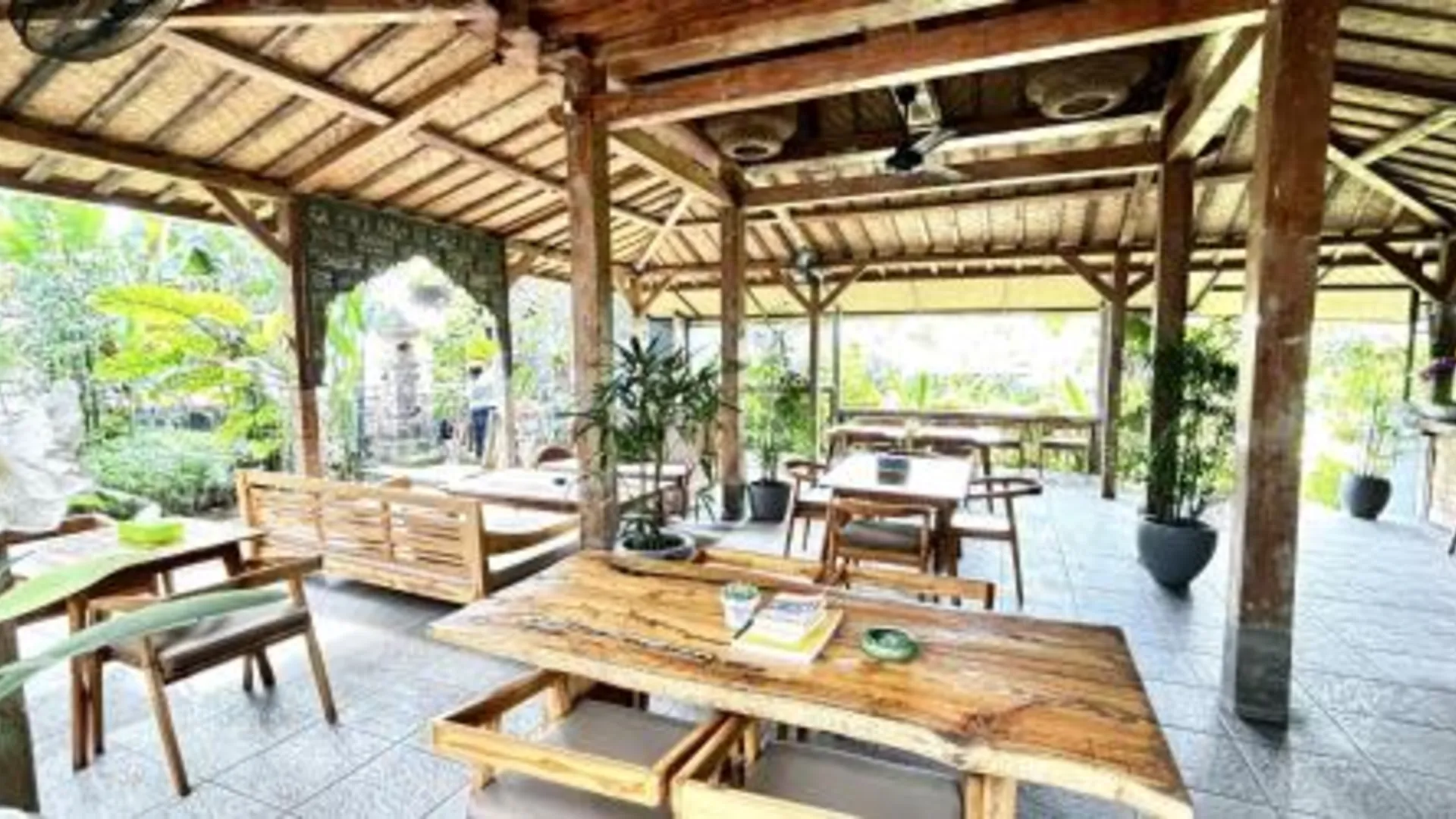 발리 빌라 알리샤 페레레난 창구 3성급 호텔 레스토랑