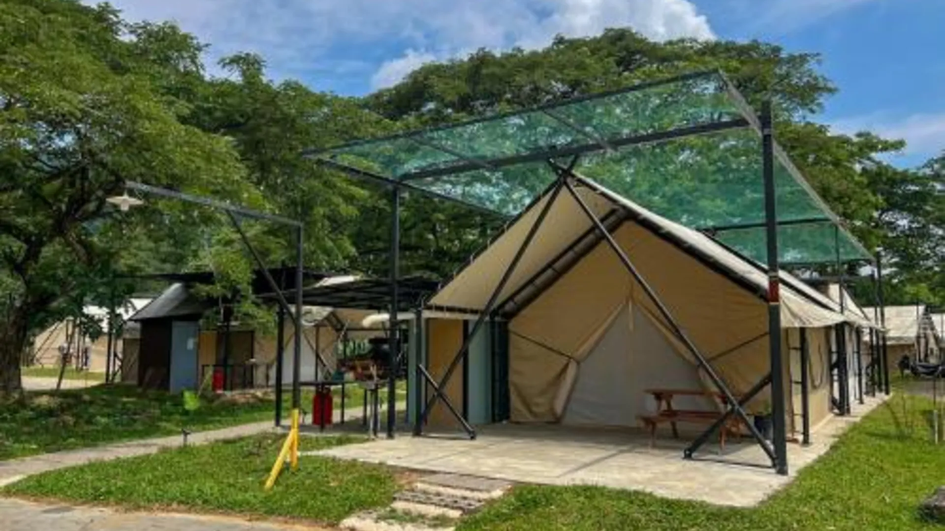 이포 Glamping at Xscape Tambun 3성급 게스트하우스 수영장