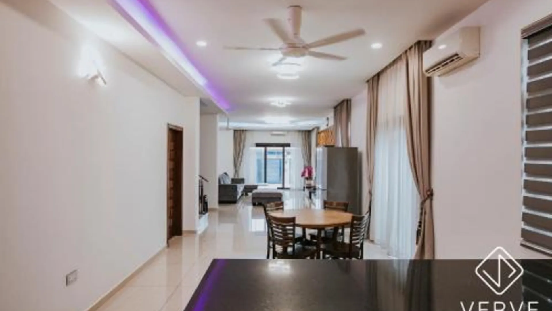 이포 타만 반다라야의 프라이빗 하우스 (1000m², 침실 4개, 프라이빗 욕실 5개) 3성급 게스트하우스 로비