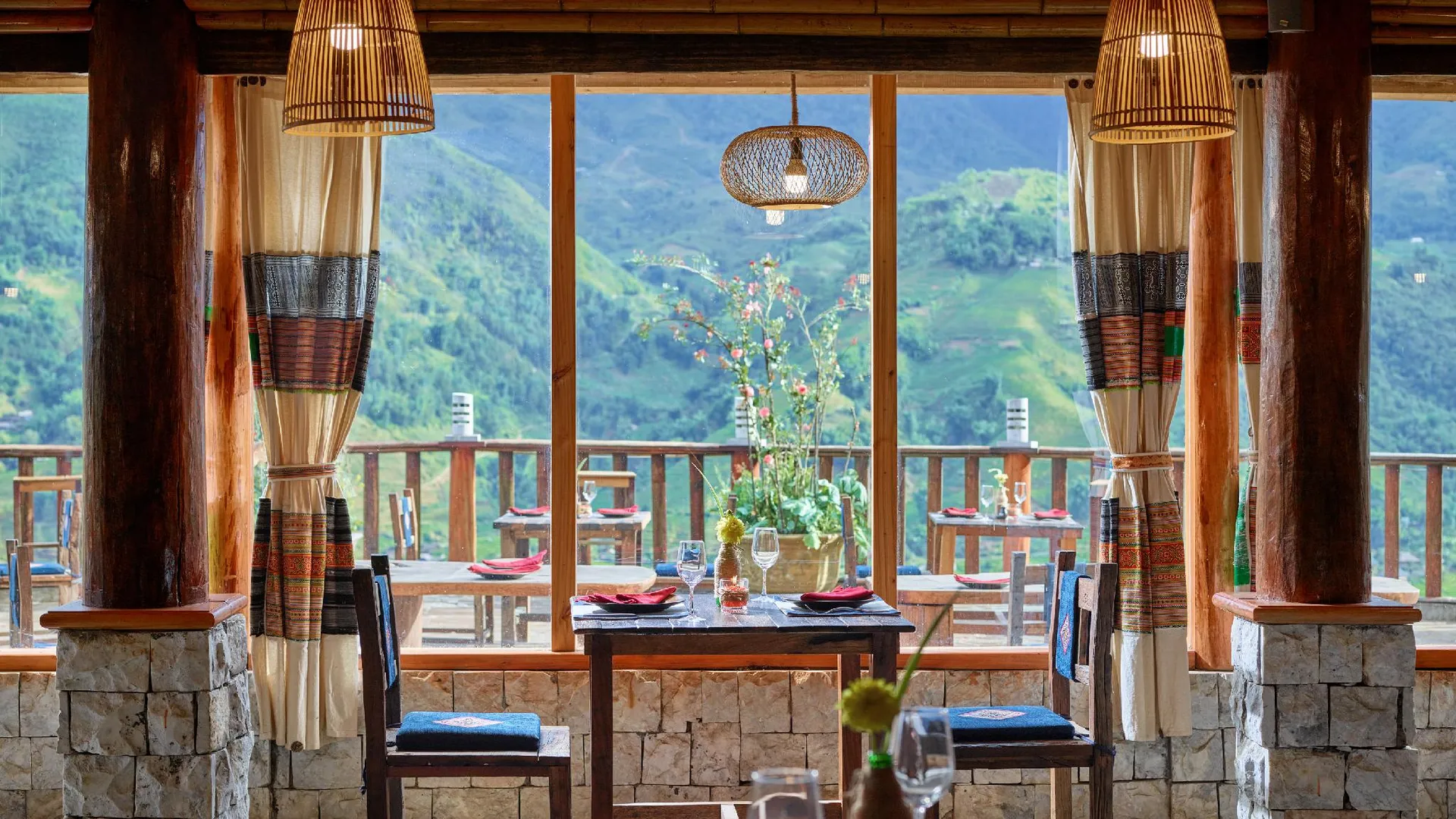 사파 락식 에코로지 4성급 호텔 로비