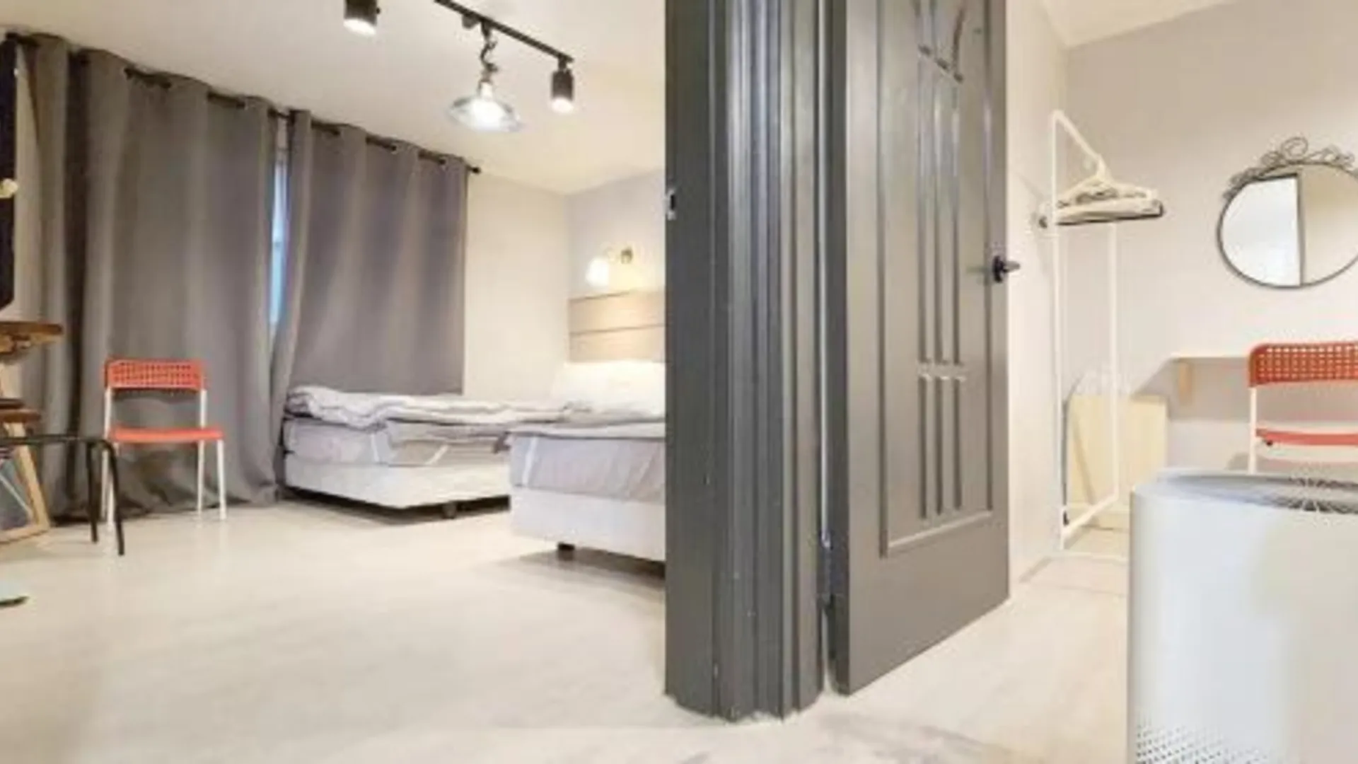 서울 창천동 The Art House #Yeontral park #5min to Hongdae stn 2성급 게스트하우스 스위트룸