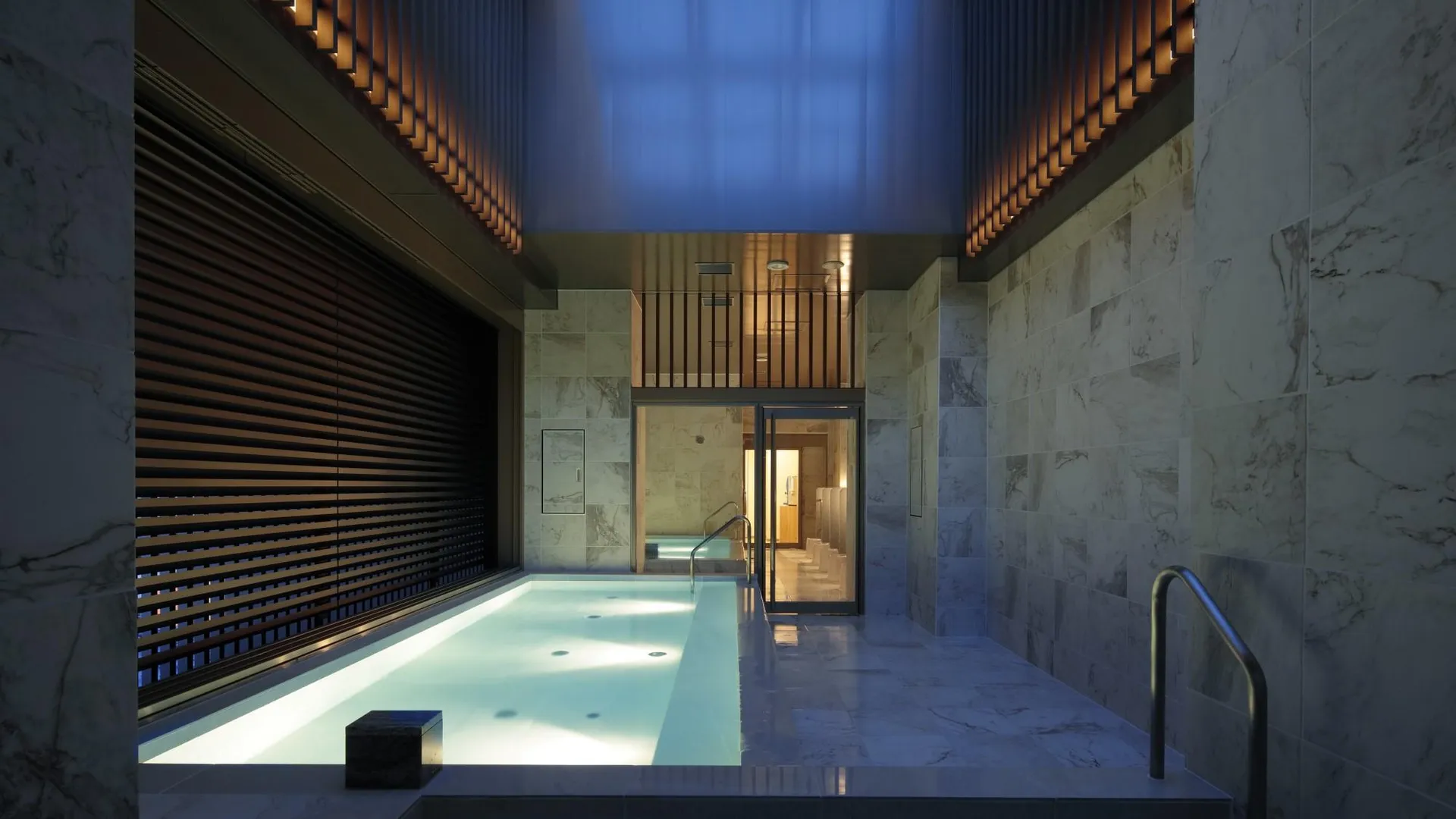 교토 칸데오 호텔스 교토 가라스마 롯가쿠 4성급 호텔 스위트룸