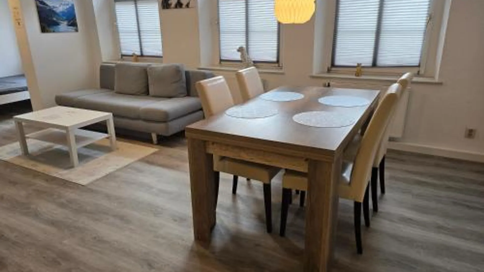 지타우 FERIENWOHNUNG 70m2 APARTMENT in ZITTAUER STADTZENTRUM INNENSTADT INNENRING TOP LAGE - WOHNEN AUF ZEI 3성급 싱글룸 수영장