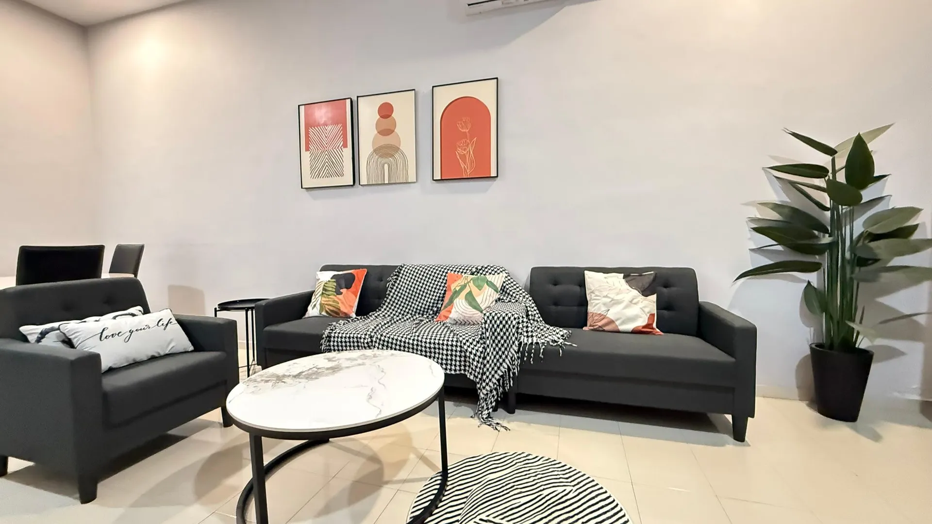 쿠안탄 쿠안탄 시티의 프라이빗 하우스 (130m², 침실 3개, 프라이빗 욕실 2개) 3성급 싱글룸 객실