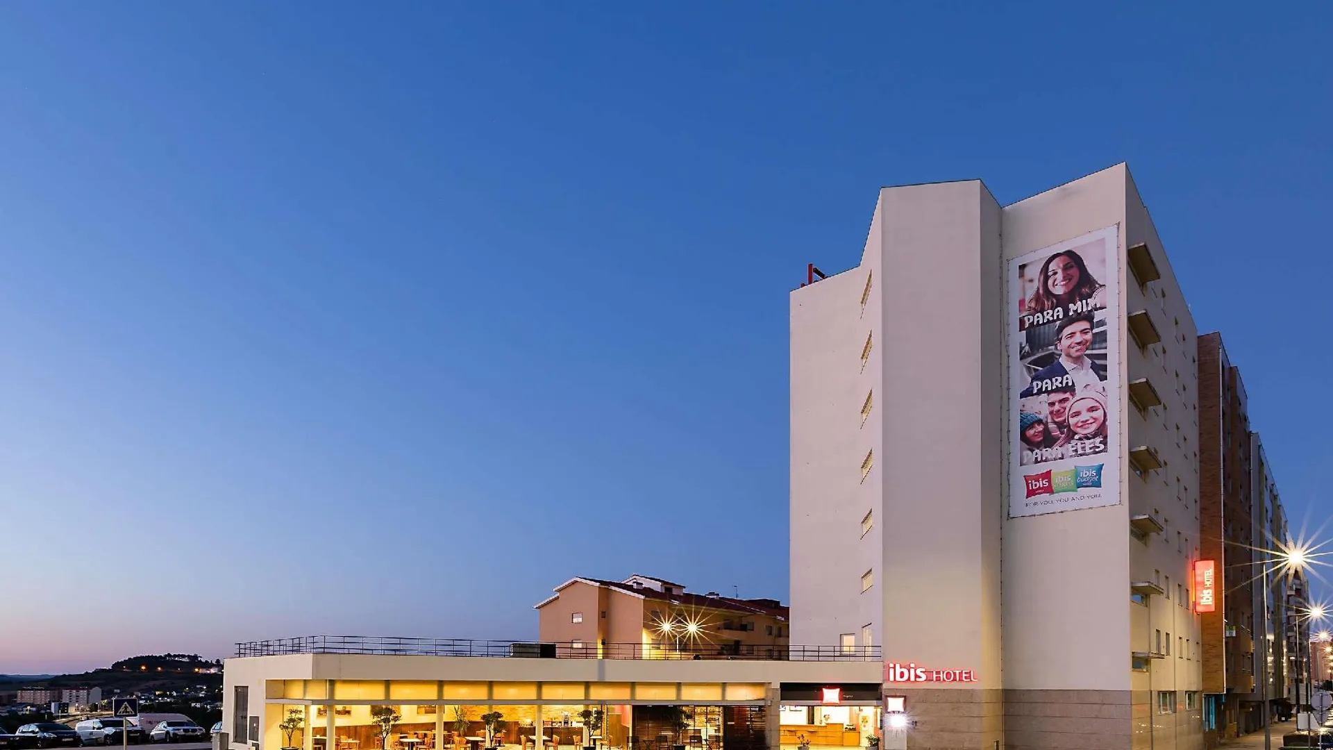 바라간카 이비스 브라간카 3성급 호텔 외관