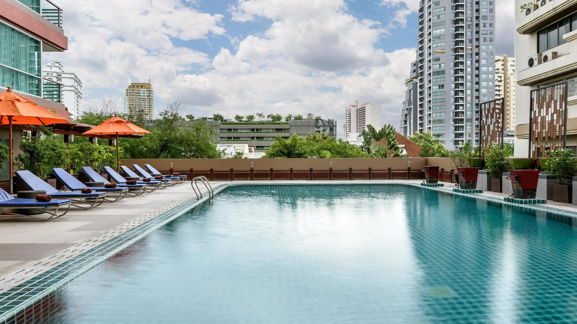 방콕 아델피 그란데 수쿰빗 4성급 호텔 스위트룸