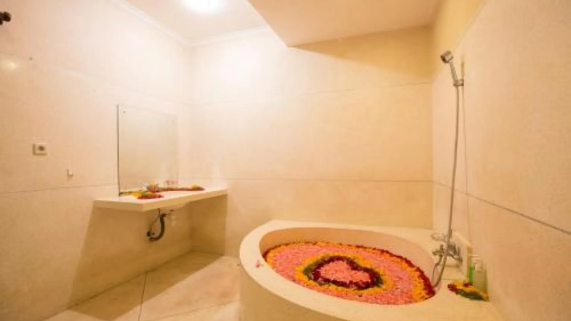 발리 와룽 만디 앤 빌라 4성급 게스트하우스 레스토랑