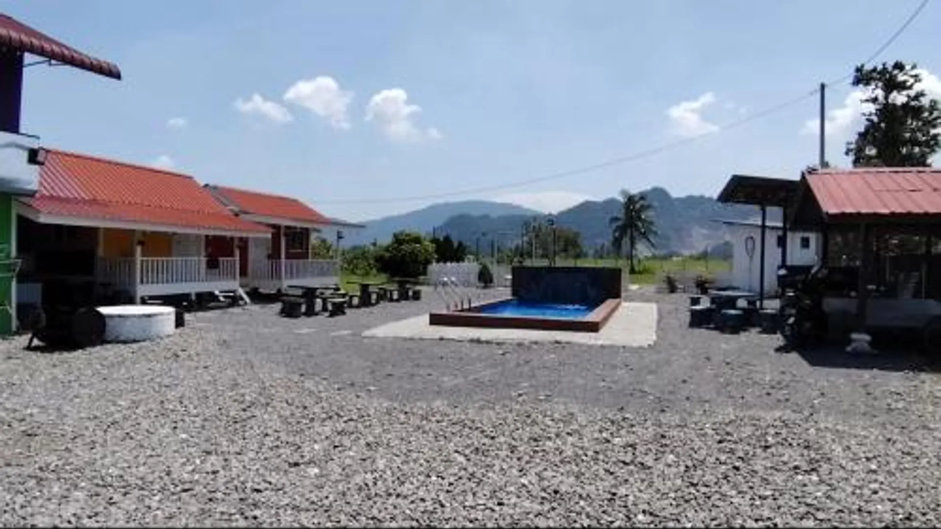 베세리 Aziqa Homestay Chalet With Pool 4성급 게스트하우스 전망
