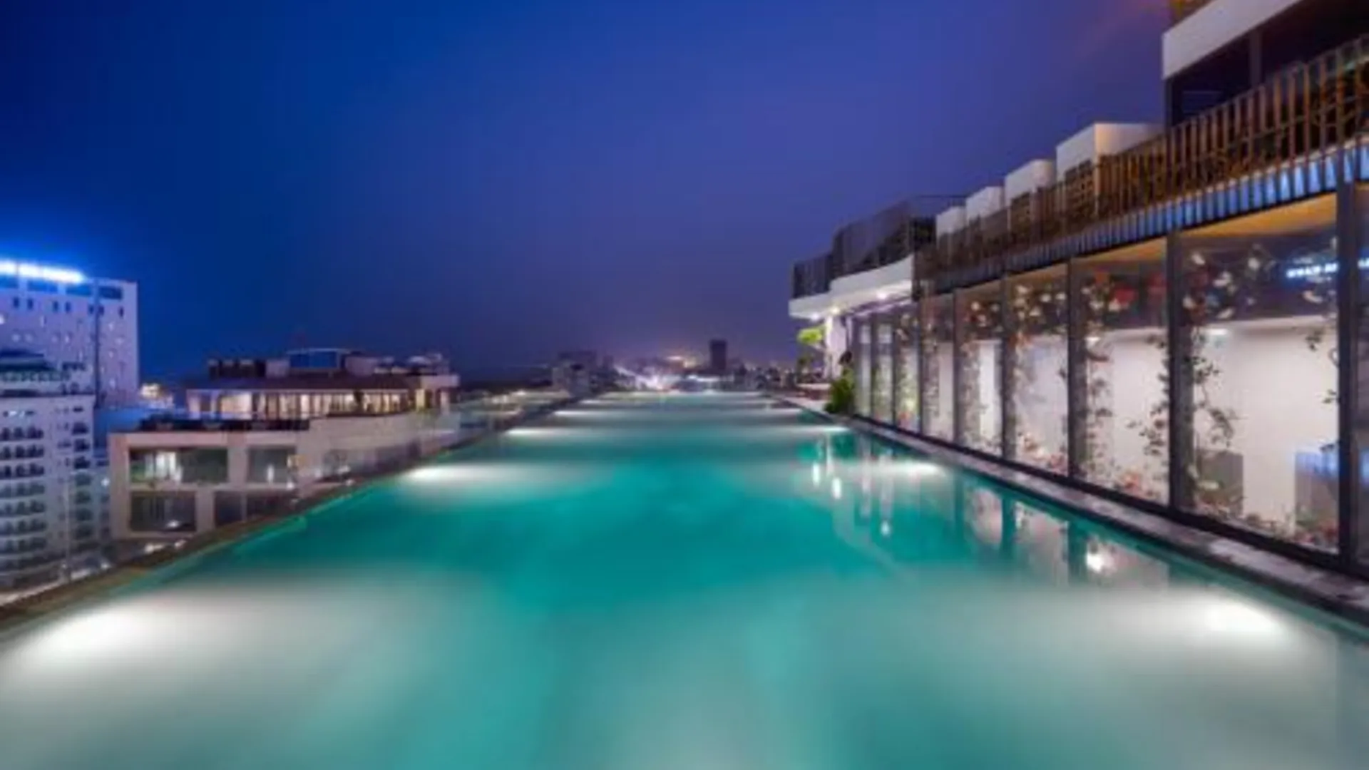 다낭 골든 로터스 그랜드 다낭 4성급 호텔 외관