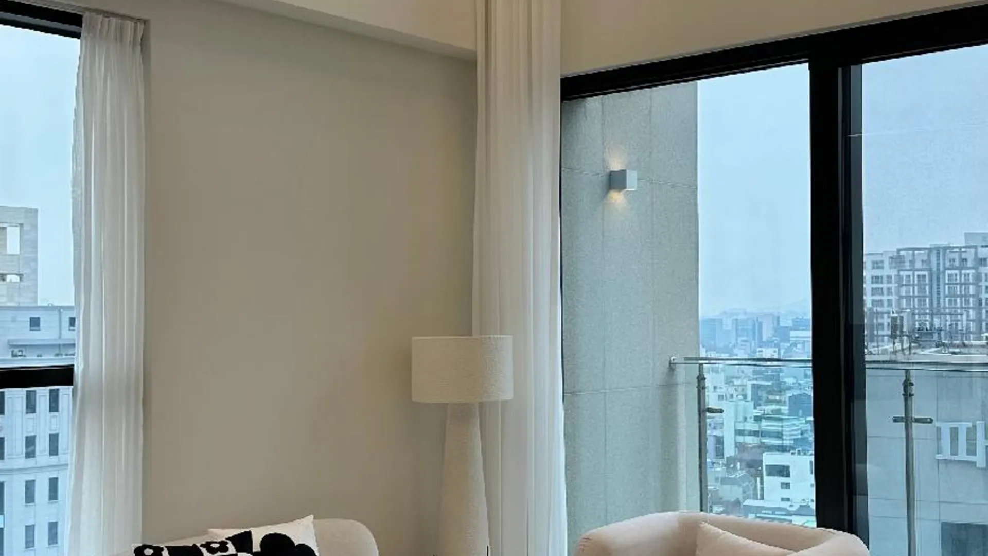 서울 카일룸블랙 강남 럭셔리 아파트  4성급 호텔 로비