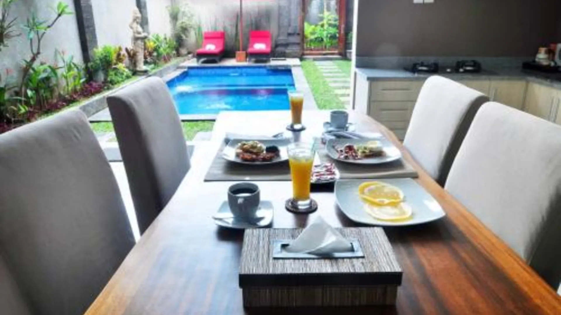 발리 Degung de brata Family villas 4성급 호텔 수영장