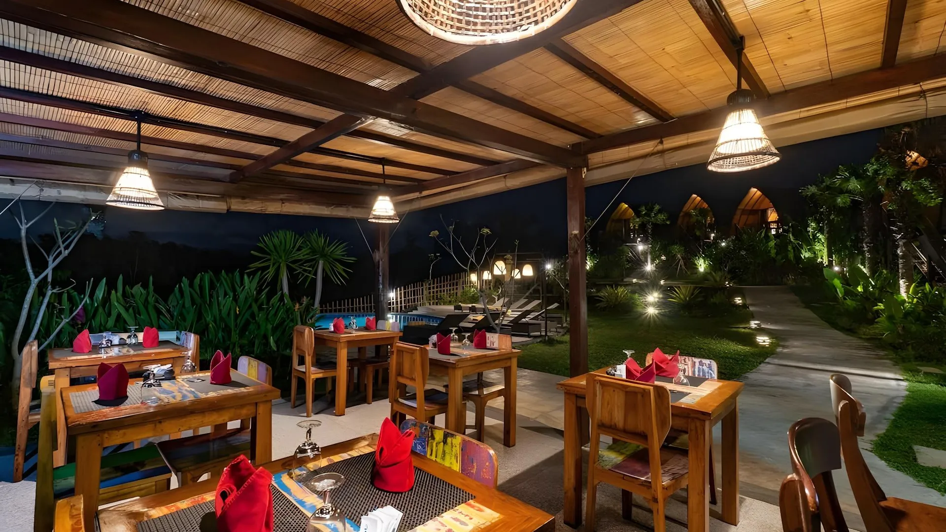 발리 더 키라나 웅가산 4성급 호텔 수영장